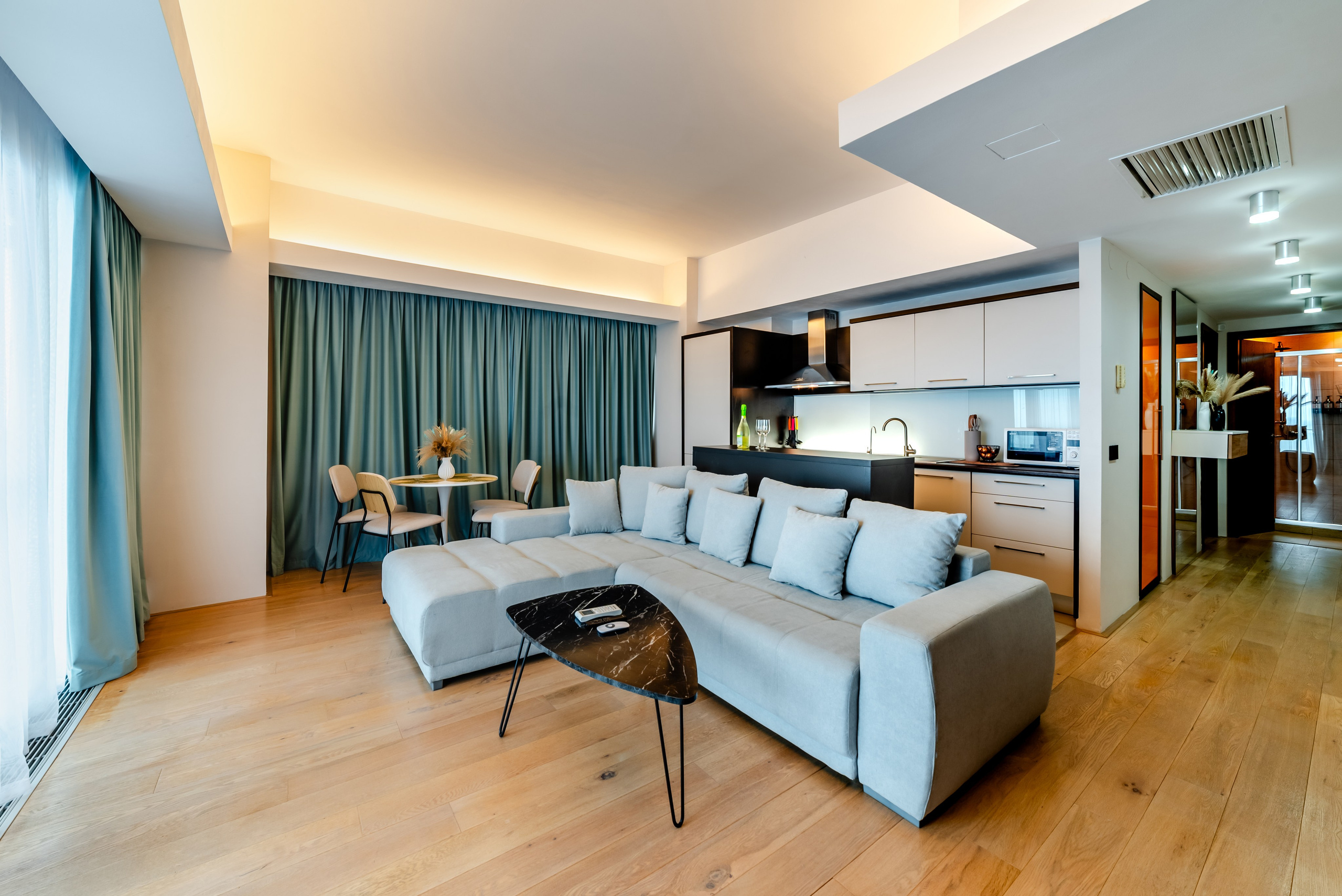 PRETURI. Bianca Bechisi - Fotograf profesionist Constanta