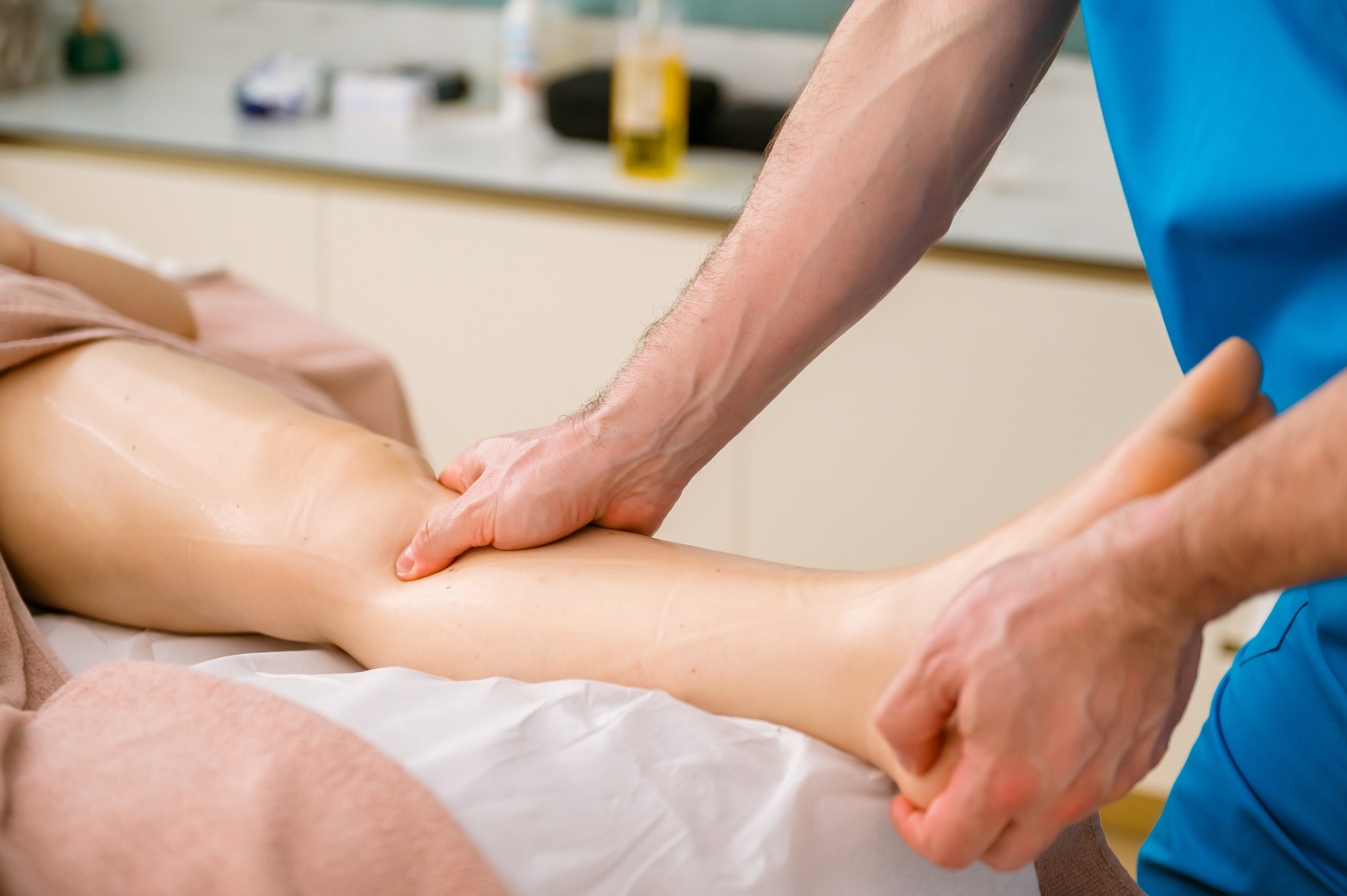 Masaj anticelulitic. Newsportevents- Recuperare & Relaxare, Kinetoterapie, Masaj, Refacere, Stretching, Osteopatie, Recuperare, Tecar