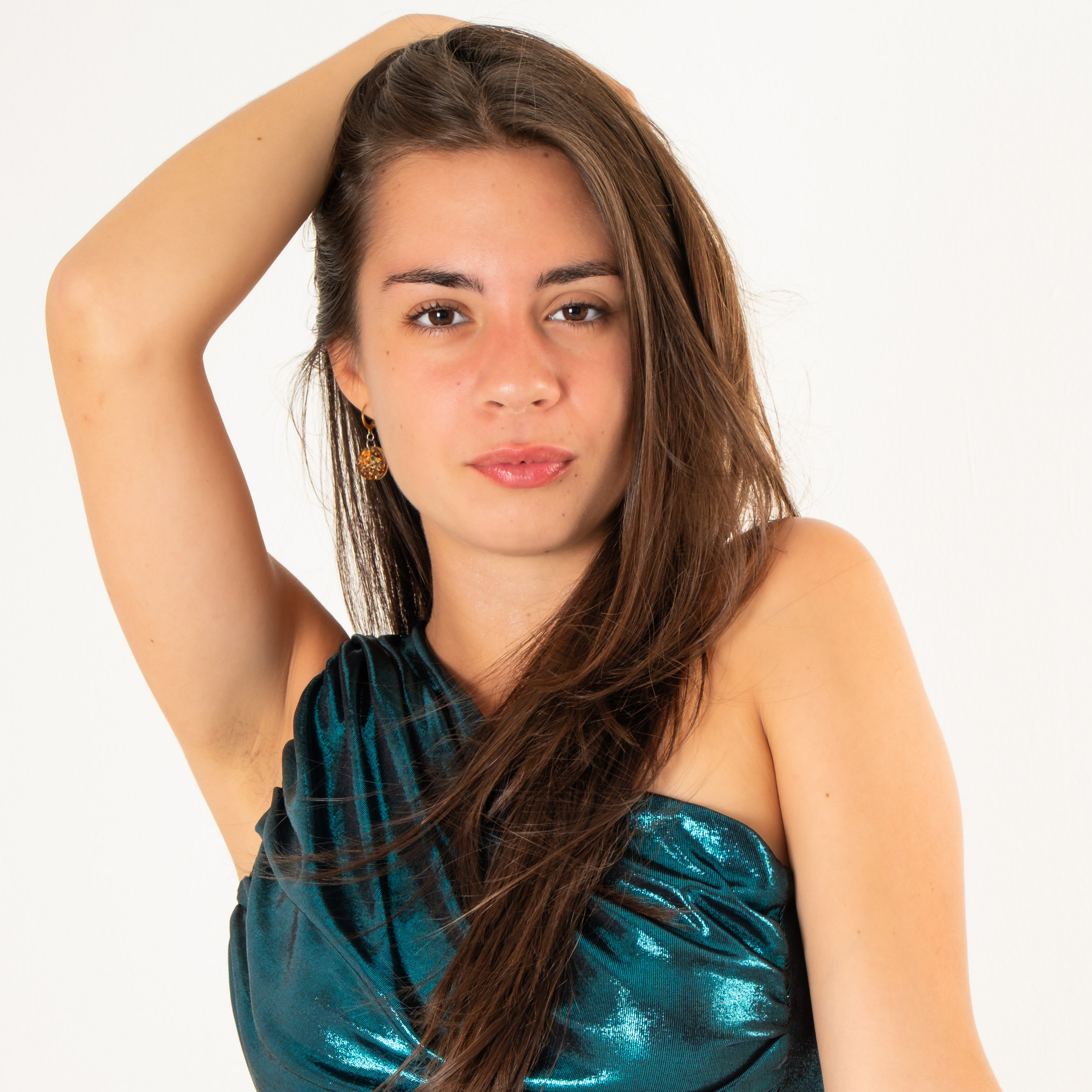 Retrato artístico de actriz joven en sesión de marca personal en Gran Canaria.