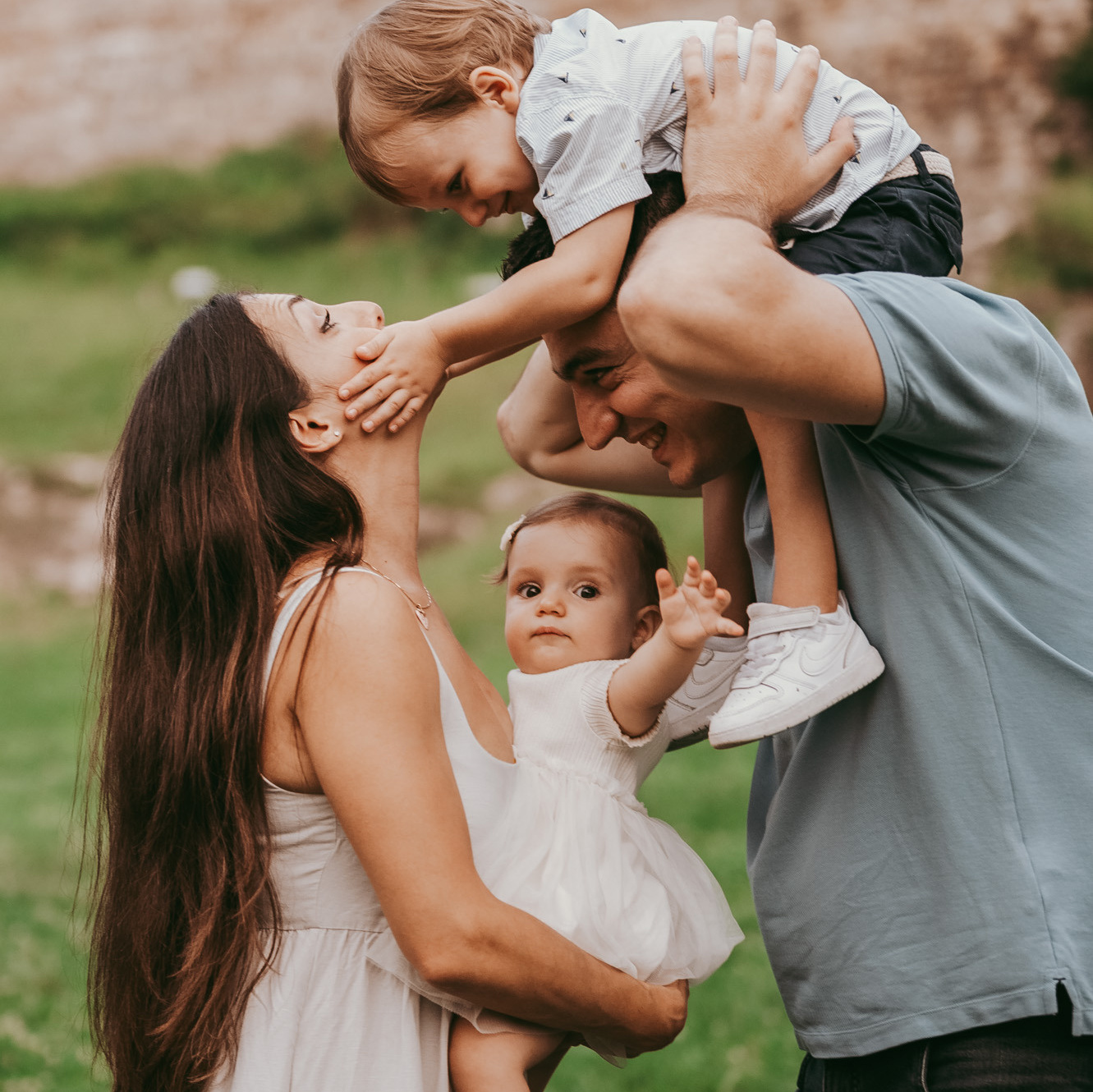 POKLON VAUCERI. Deciji i porodicni fotograf u Beogradu Oksana Skendzic