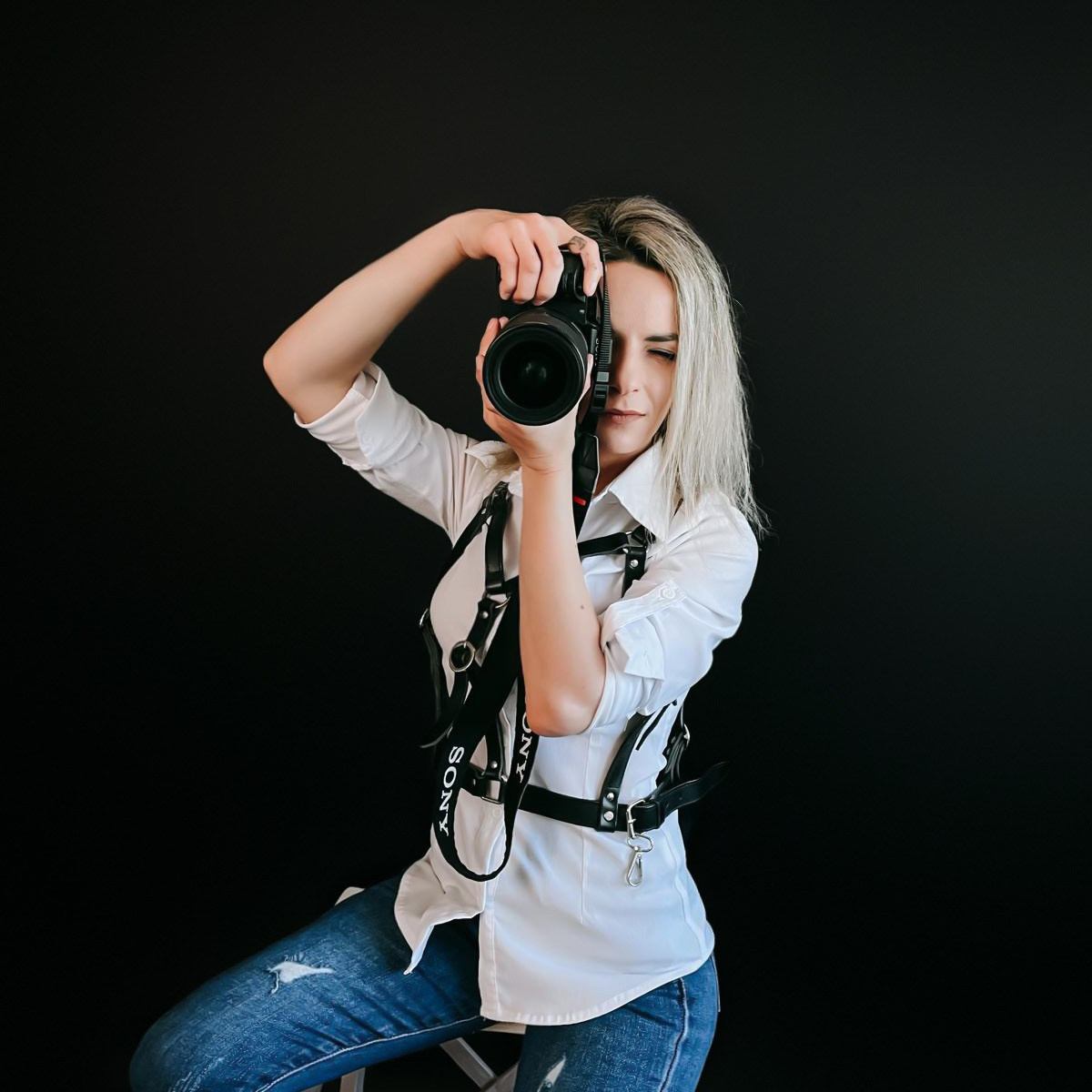 Contact. Avram Madalina Photography