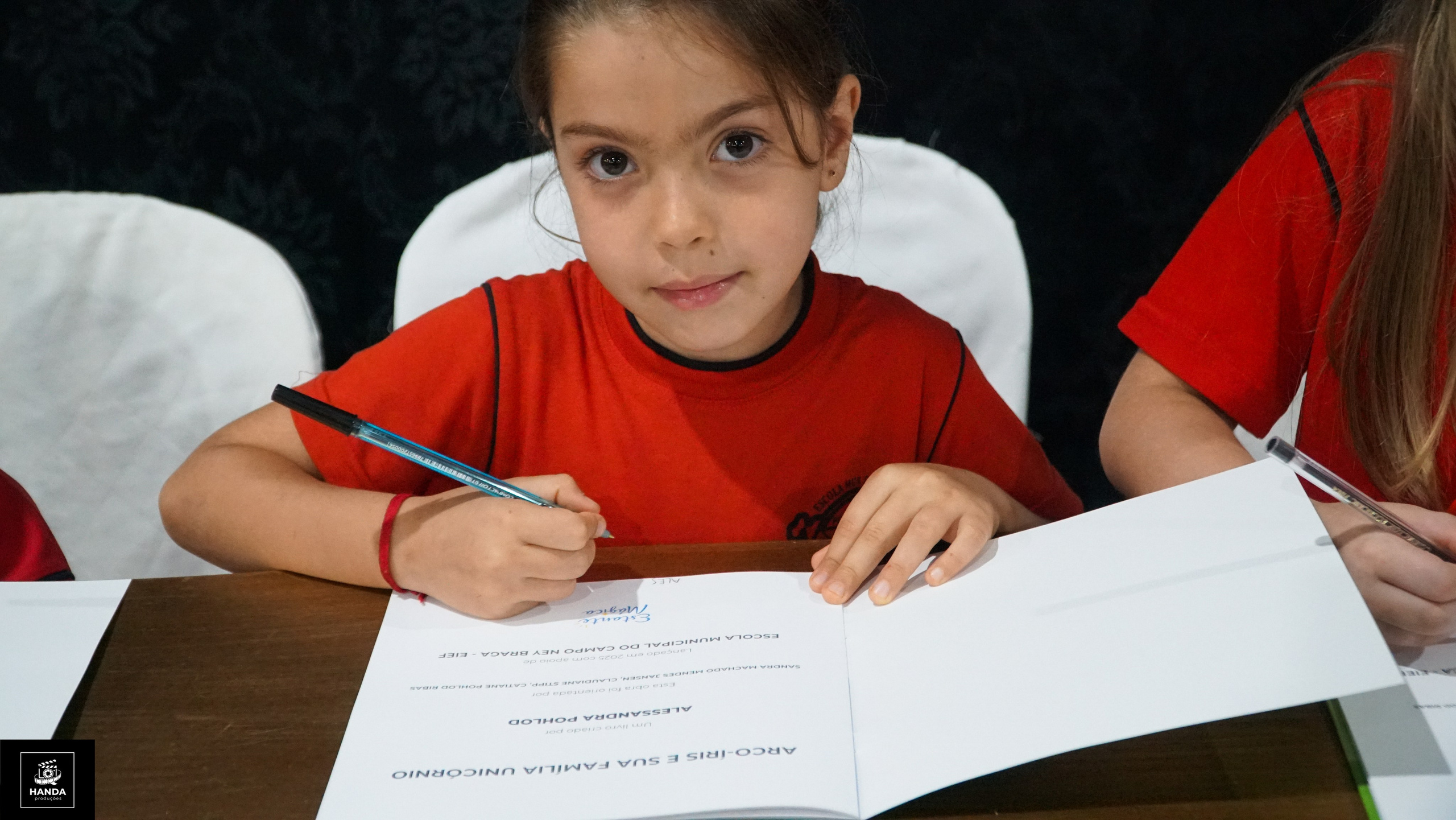 Noite autógrafos colégio Aurélio Buarque de Holanda. Handa Produções