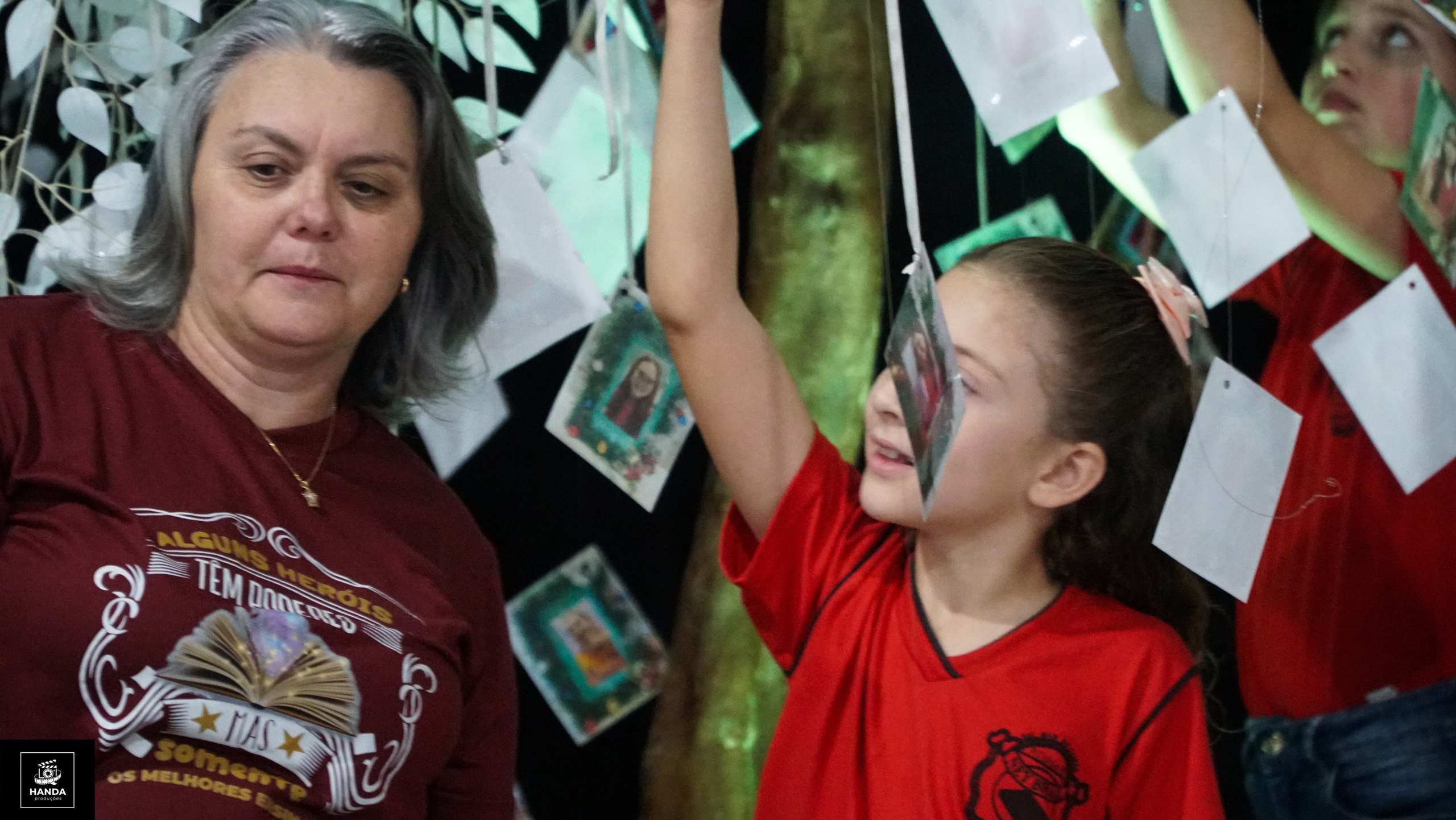 Noite autógrafos colégio Aurélio Buarque de Holanda. Handa Produções