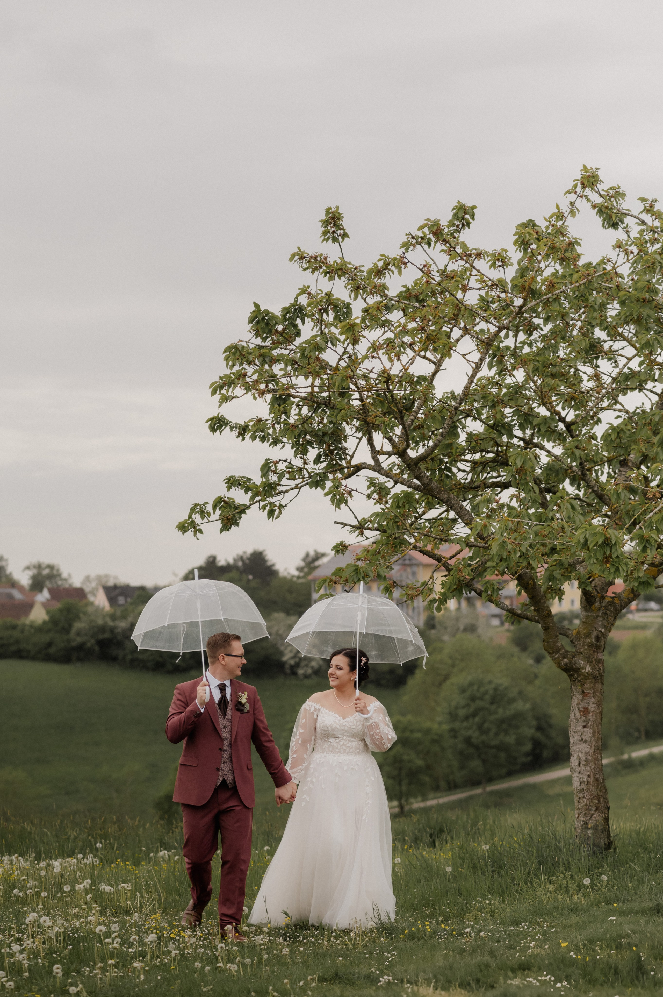 REGENHOCHZEIT IN HERRIEDEN. Фотограф в Нюрнберге Ирина Менерт из Ансбаха