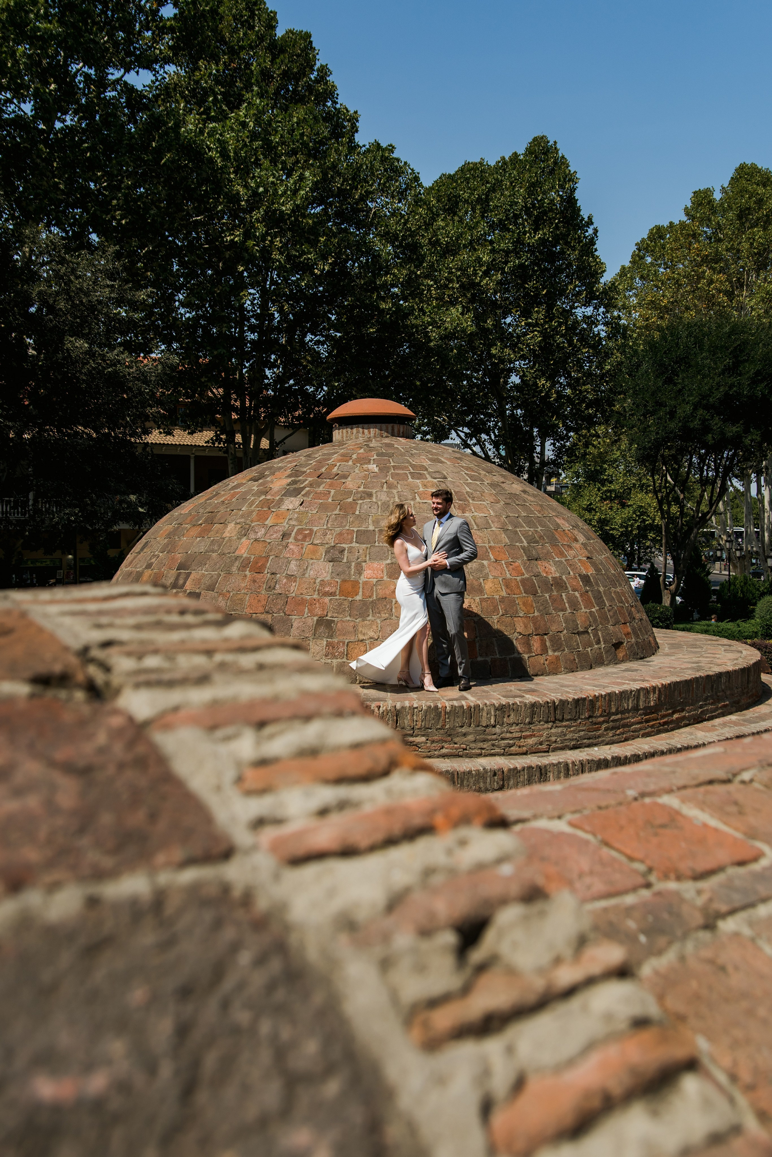 Свадебная пара из Англии и России в Тбилиси. Свадебные фотографы в Грузии, Армении. Макс Коваленко и Лара Татосян. Свадебный видеограф