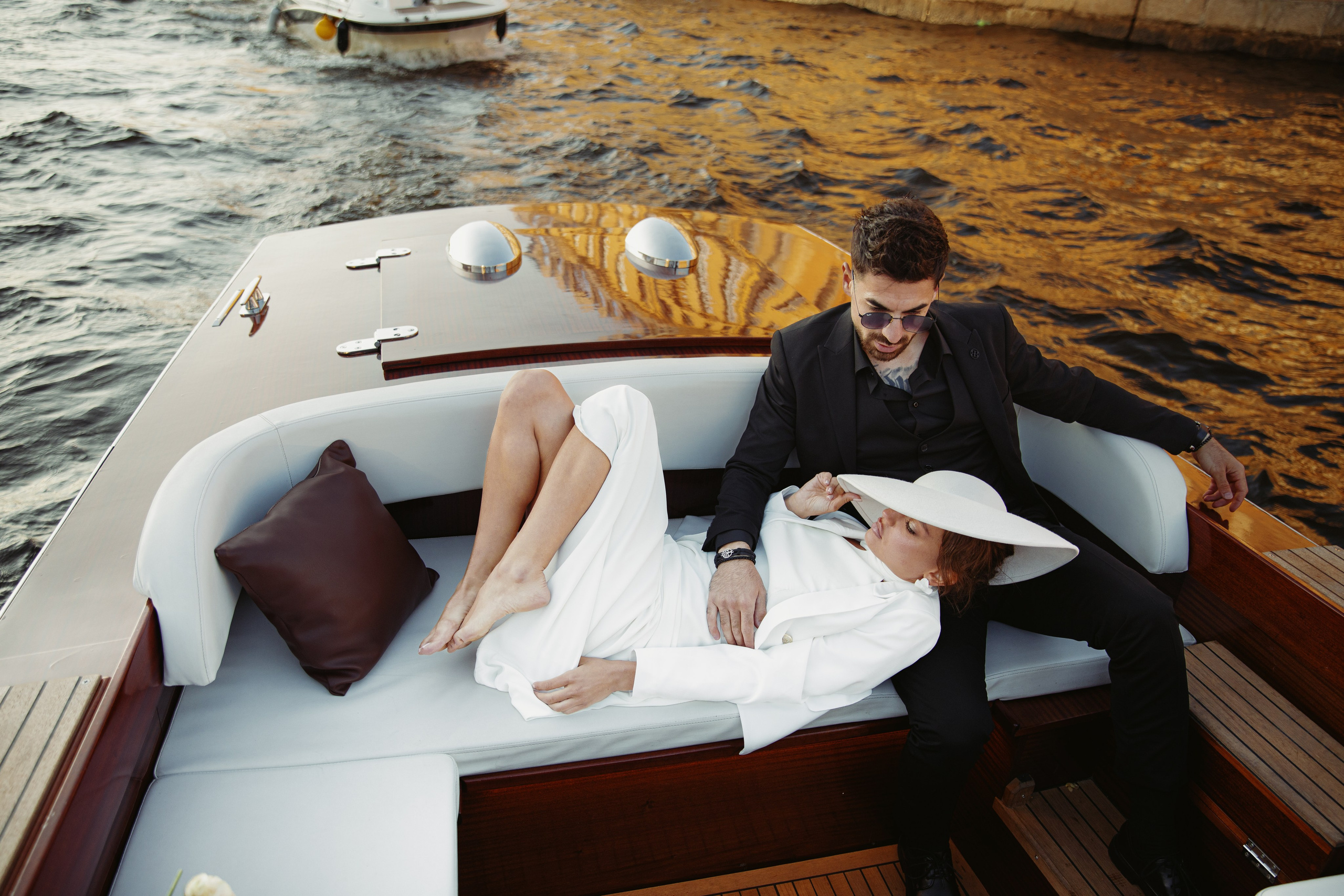 Dress Journal 1. WORLDWIDE PHOTOGRAPHER