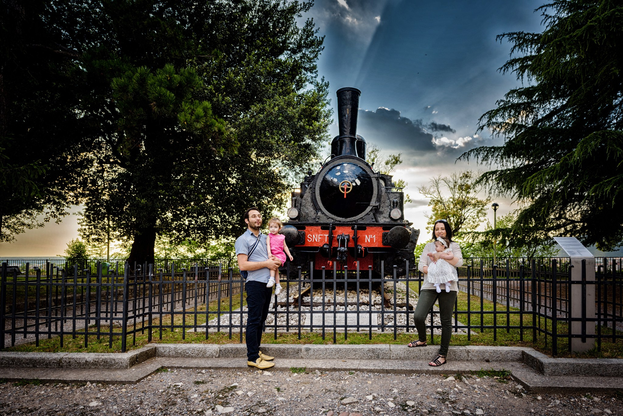 Familie – Amintiri de neuitat. Fotograf de nuntă, corporate, botezuri, majorate și aniversări Roman, Lucaci Cornel