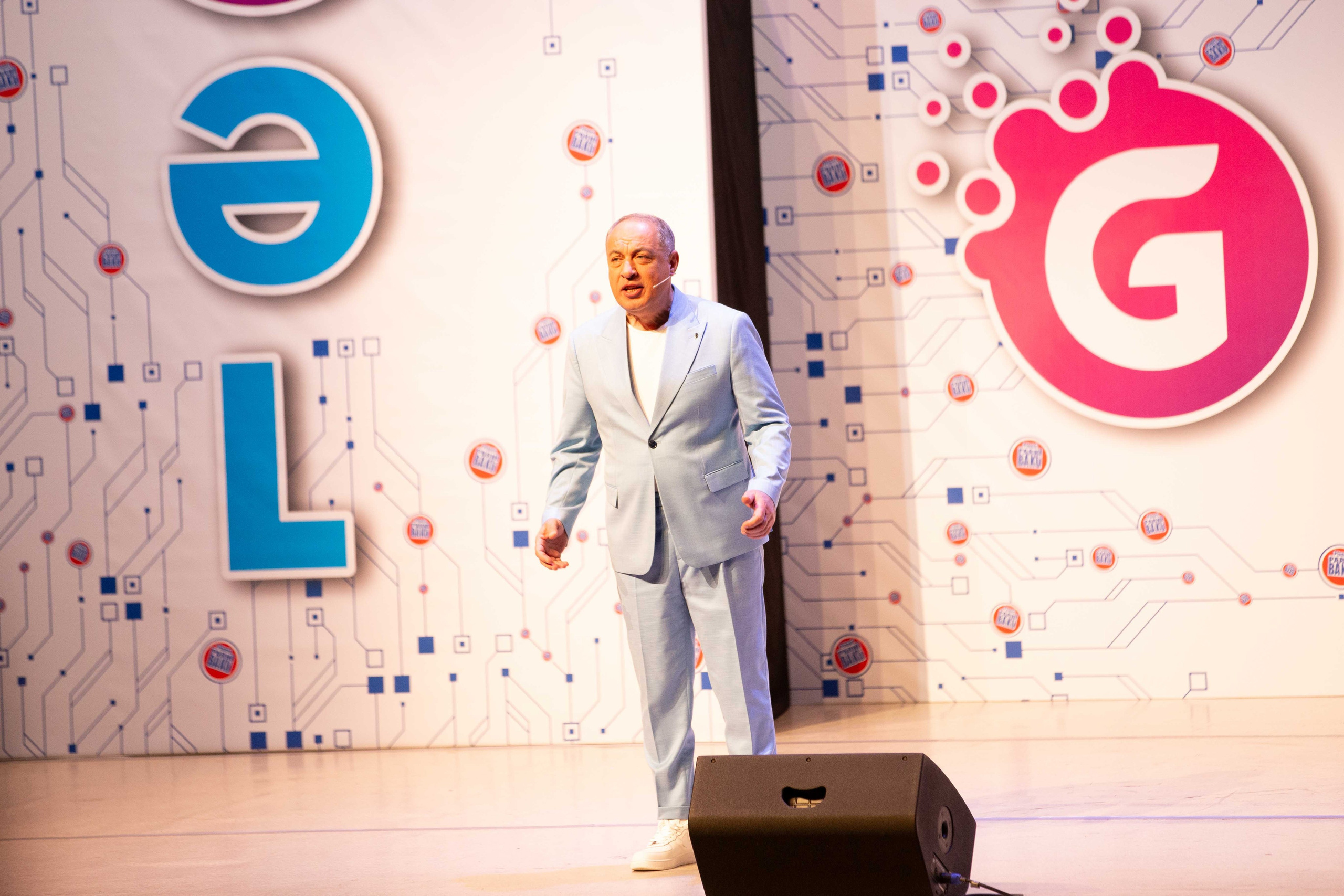 PLANET PARNI IZ BAKU. Wedding&Event photographer Ismail Rzayev in Baku