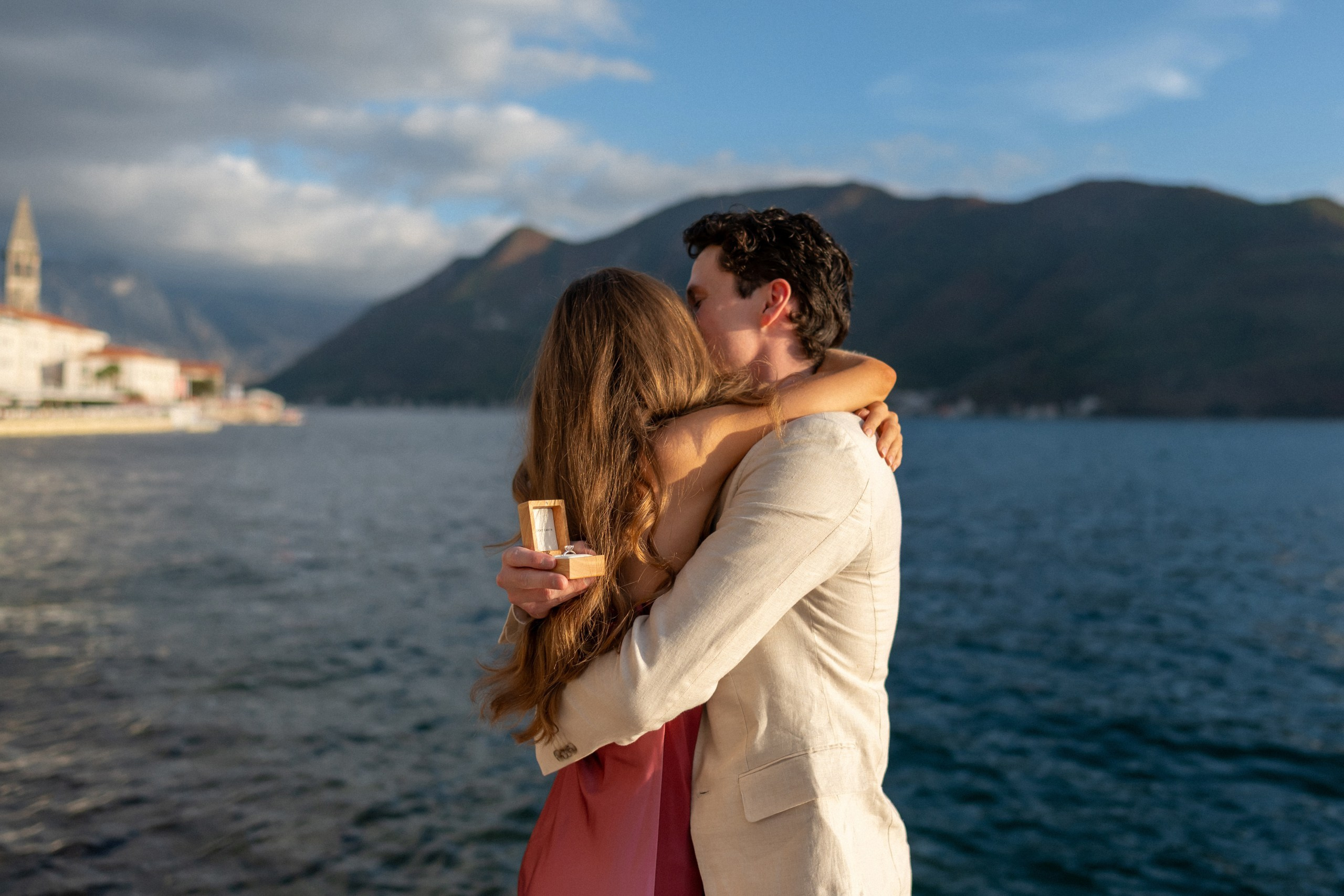 Proposal in Perast during the photoshoot. Fotograf & Videograf in Montenegro | Maria & Vasilii