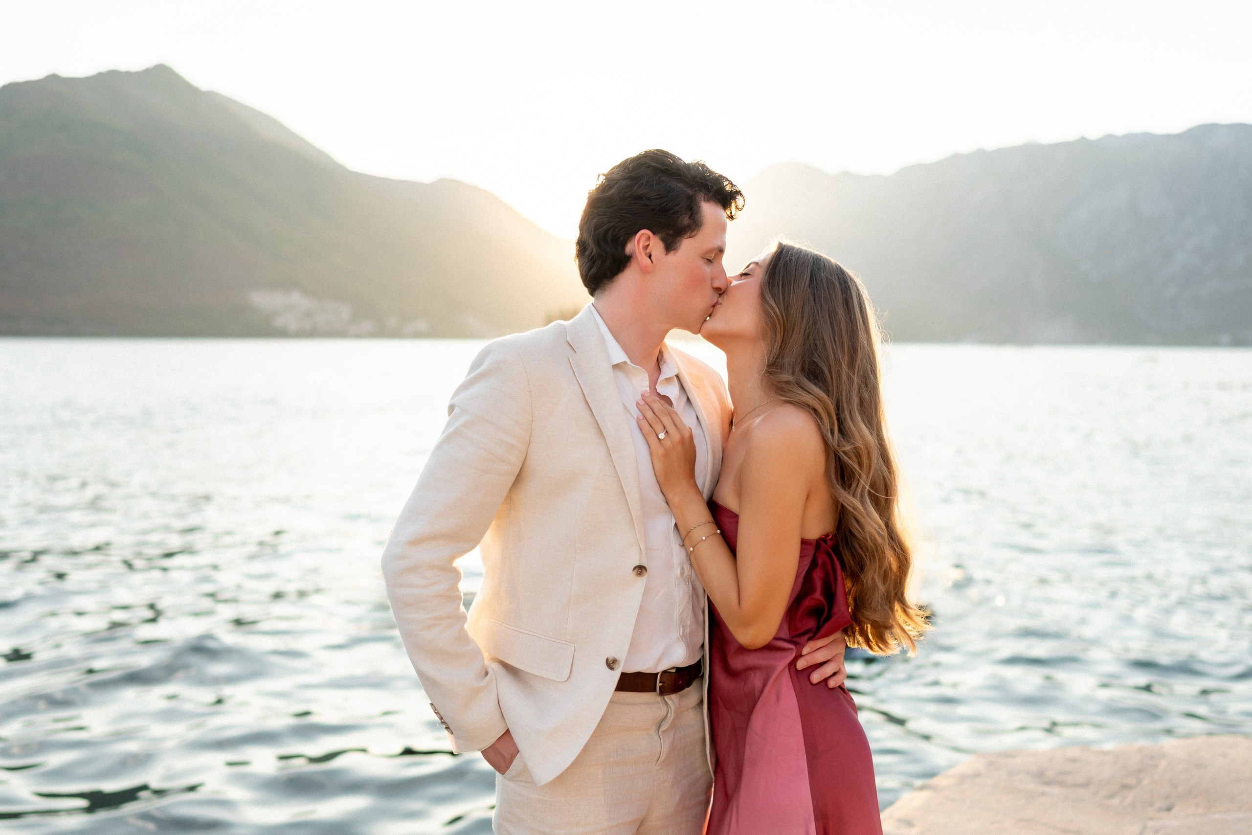 Proposal in Perast during the photoshoot. Fotograf & Videograf in Montenegro | Maria & Vasilii