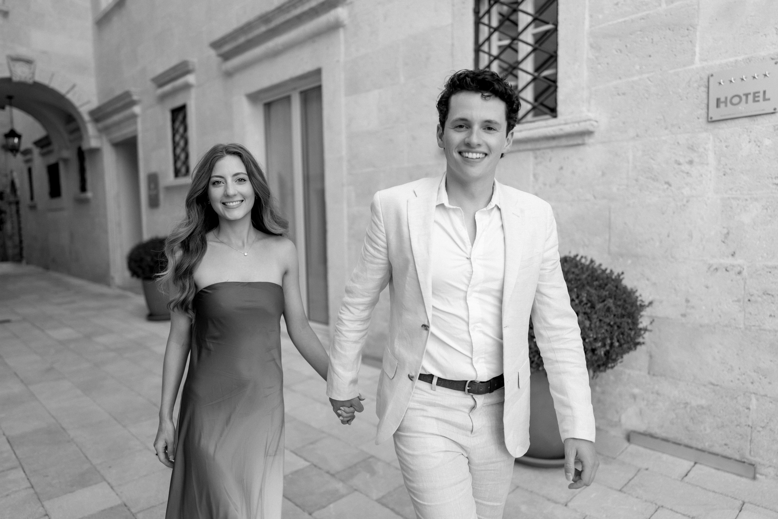 Proposal in Perast during the photoshoot. Fotograf & Videograf in Montenegro | Maria & Vasilii