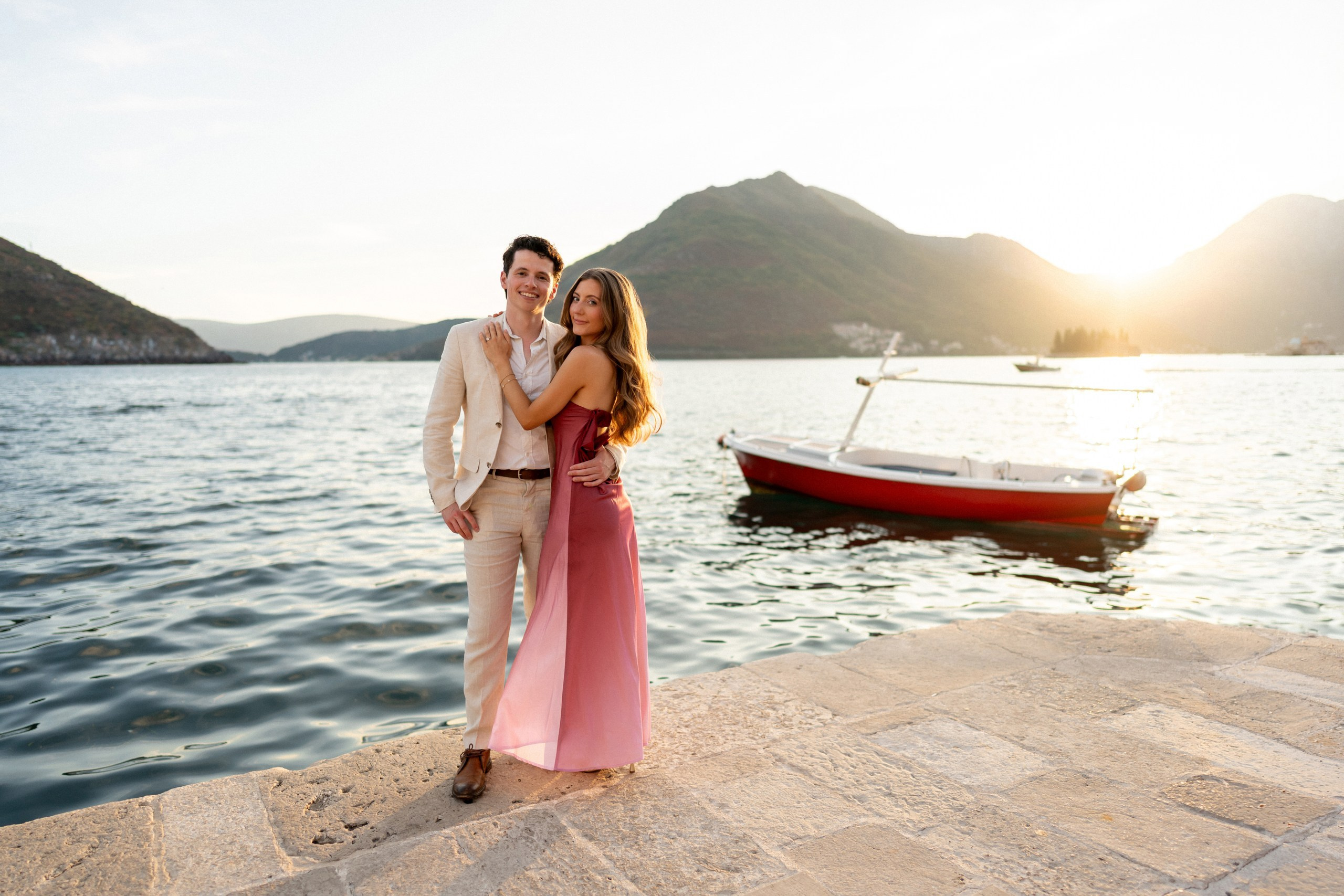 Proposal in Perast during the photoshoot. Fotograf & Videograf in Montenegro | Maria & Vasilii