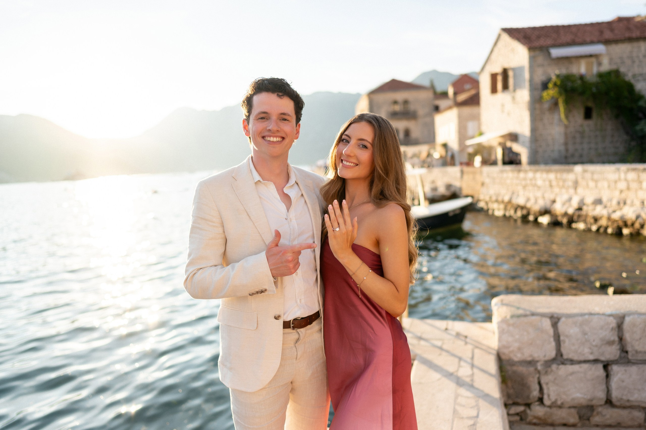Proposal in Perast during the photoshoot. Fotograf & Videograf in Montenegro | Maria & Vasilii