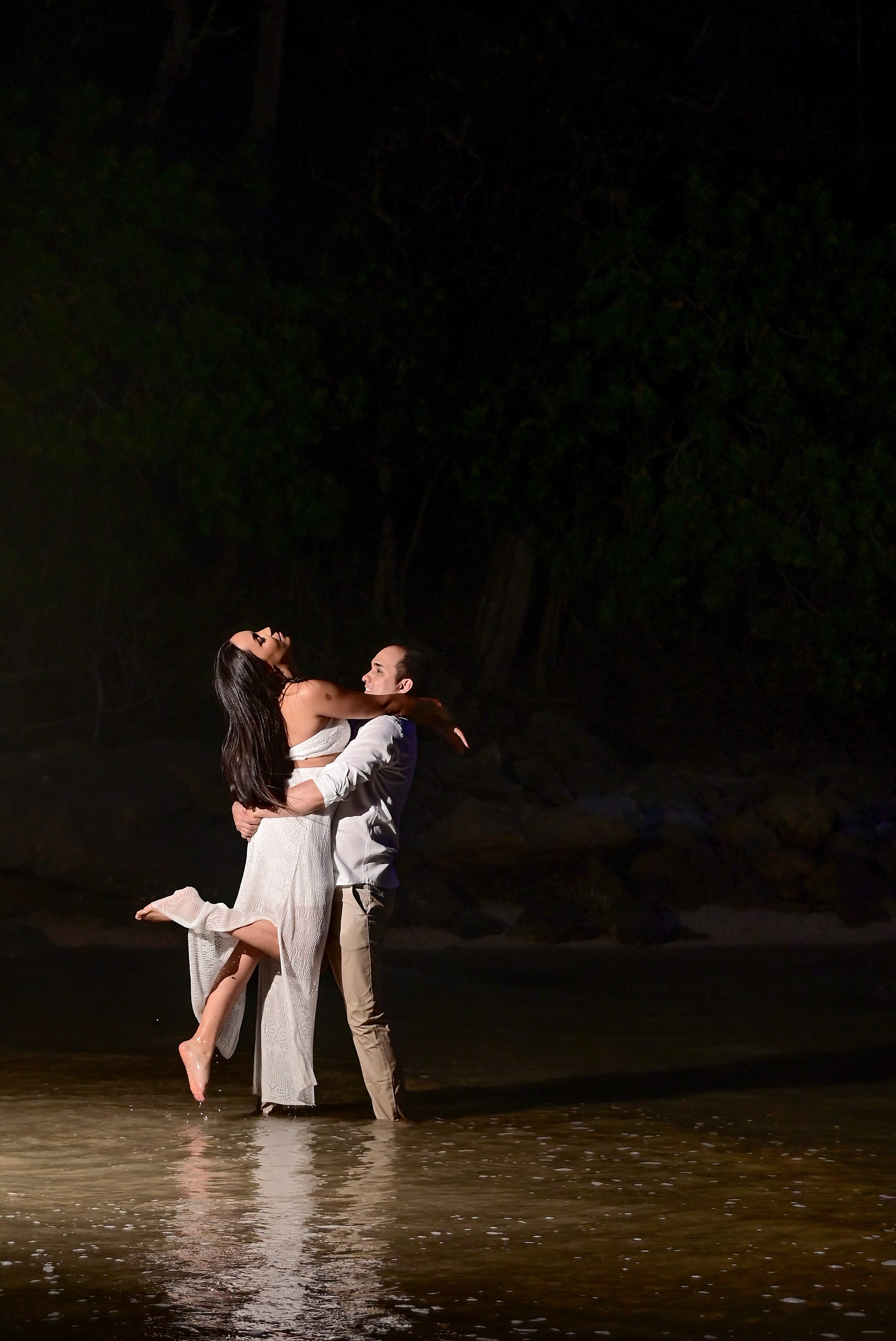 Débora & Douglas — Praia das Conchas, Guarujá. Produtora Bride