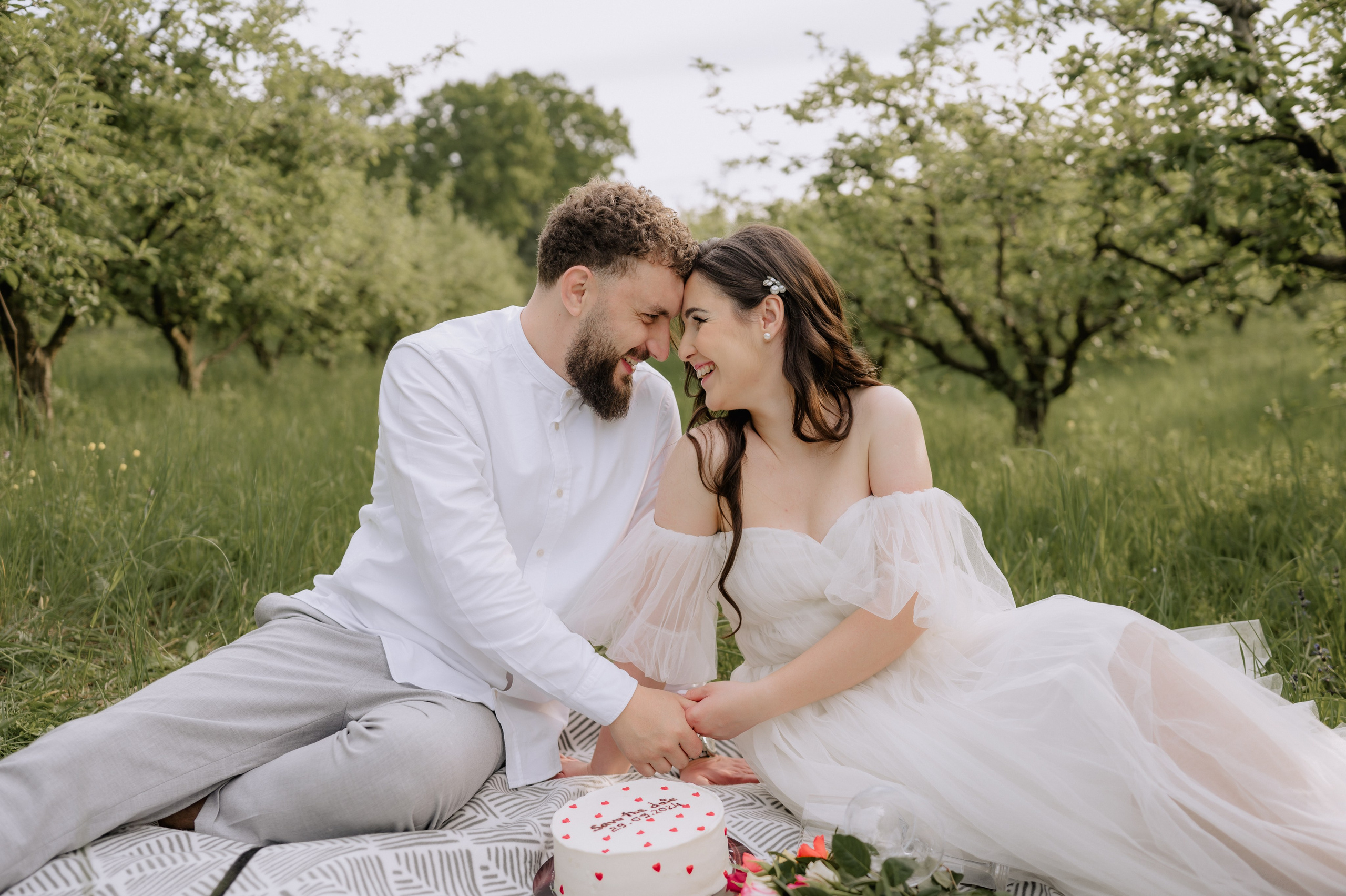 Magda + Andrei | Lovers in the garden. Proud Vision Weddings | Wedding Photography & Film — Servicii profesionale Foto Video Nunta Iasi
