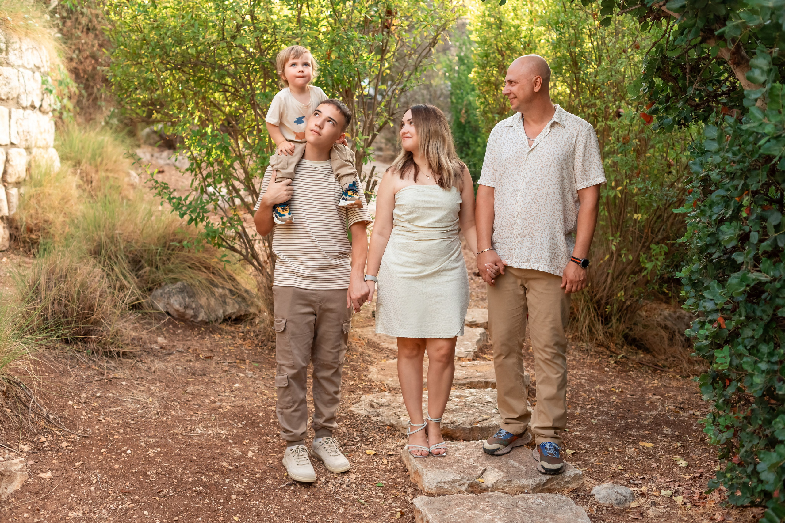 Family photo shoots in Israel. Family photographer in Haifa
