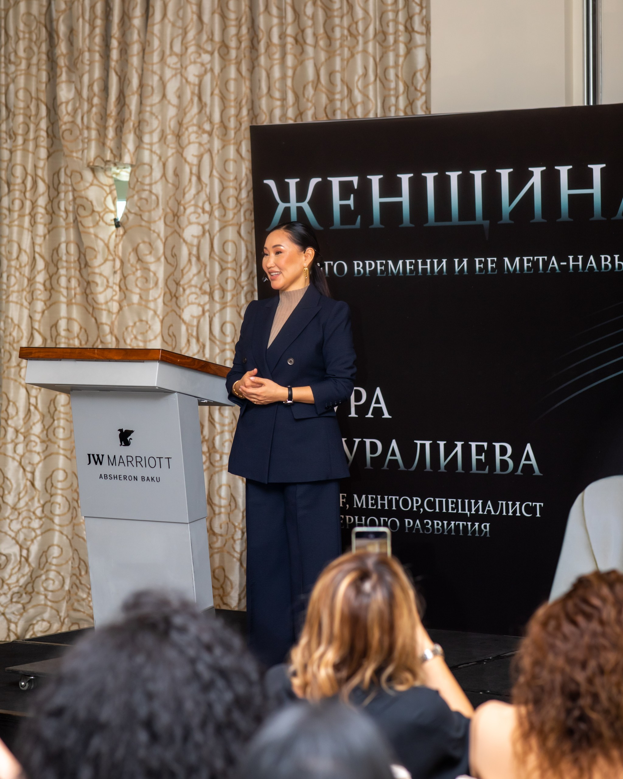 Laura Omuralieva — “The Woman of the New Age and Her Meta-Skills”. Fotograf Baku