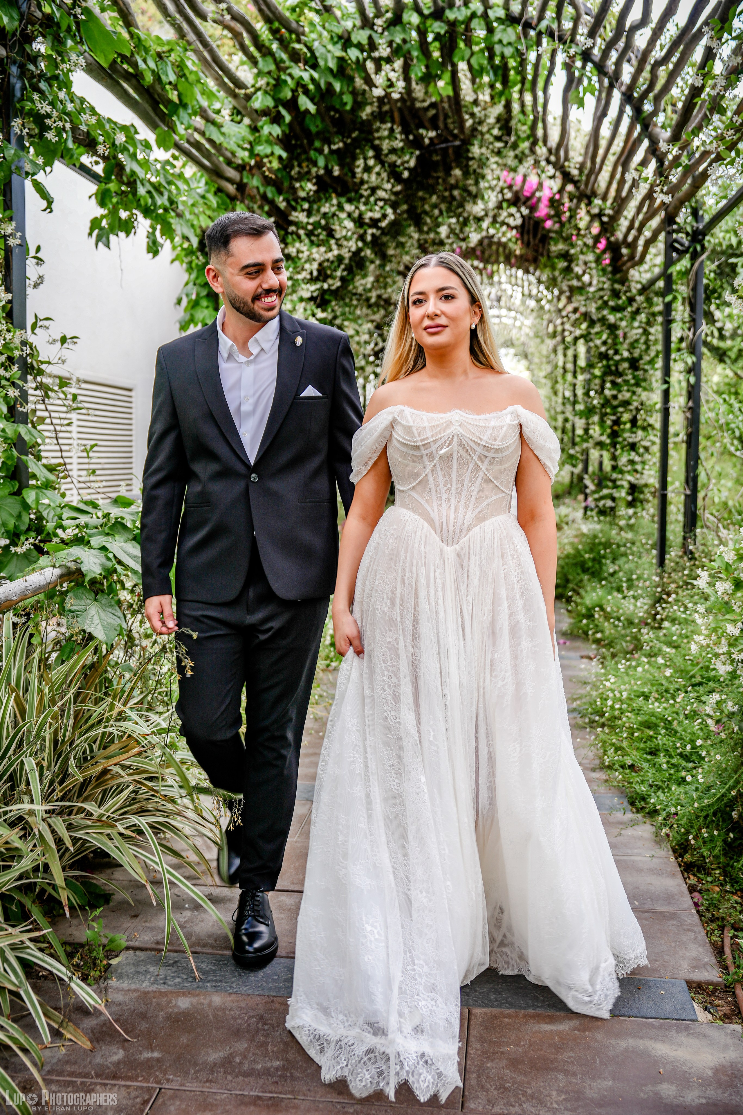 Tevel & Elad. לופו צלמים — צילום חתונות ואירועים