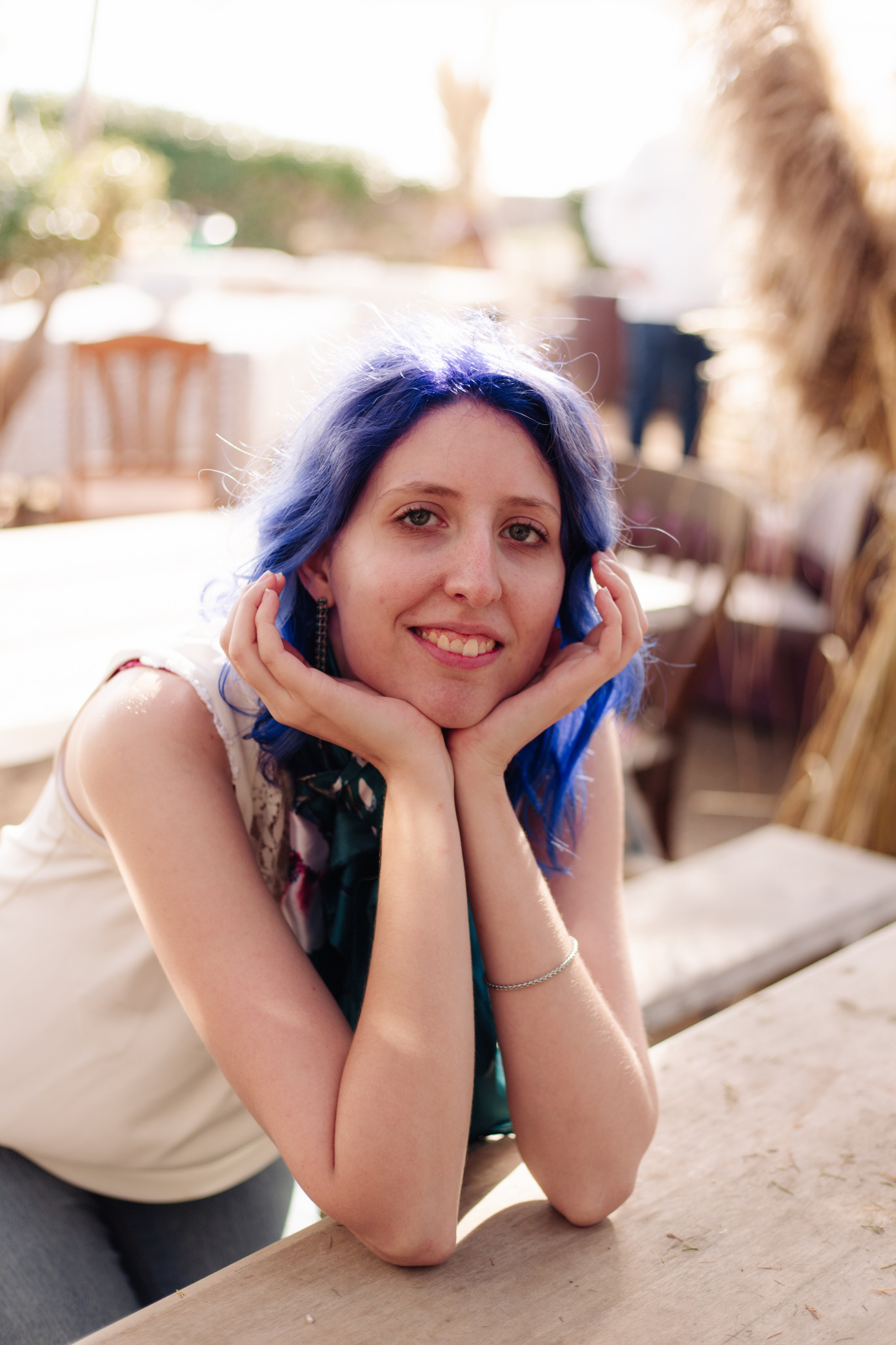 Séance Photo EVJF à Gruissan: Des Souvenirs Inoubliables sur la Plage des Chalets. Photographe professionnelle à Poitiers, Tours et Châtellerault | Studio photo entre Poitiers et Tours – portraits, familles, entreprises, ma