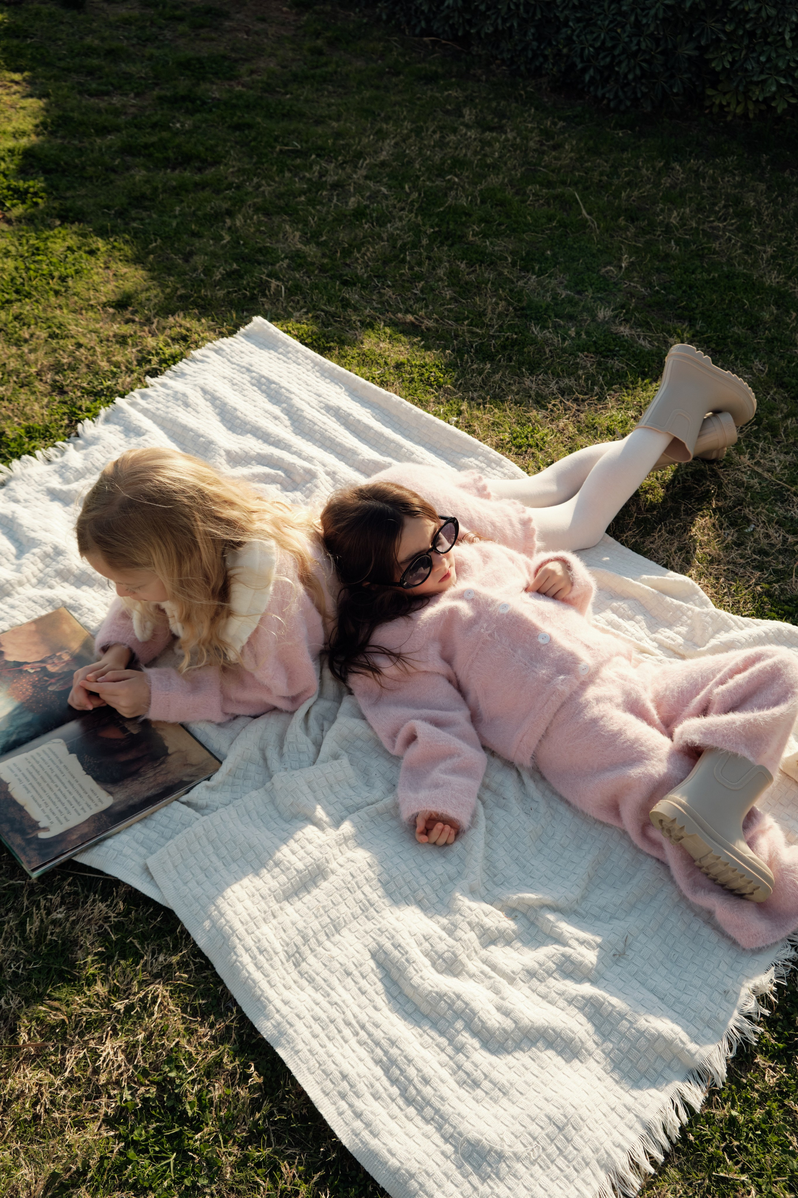 25 Union Spring'25. Commercial fashion photographer based in Turkey and Europe