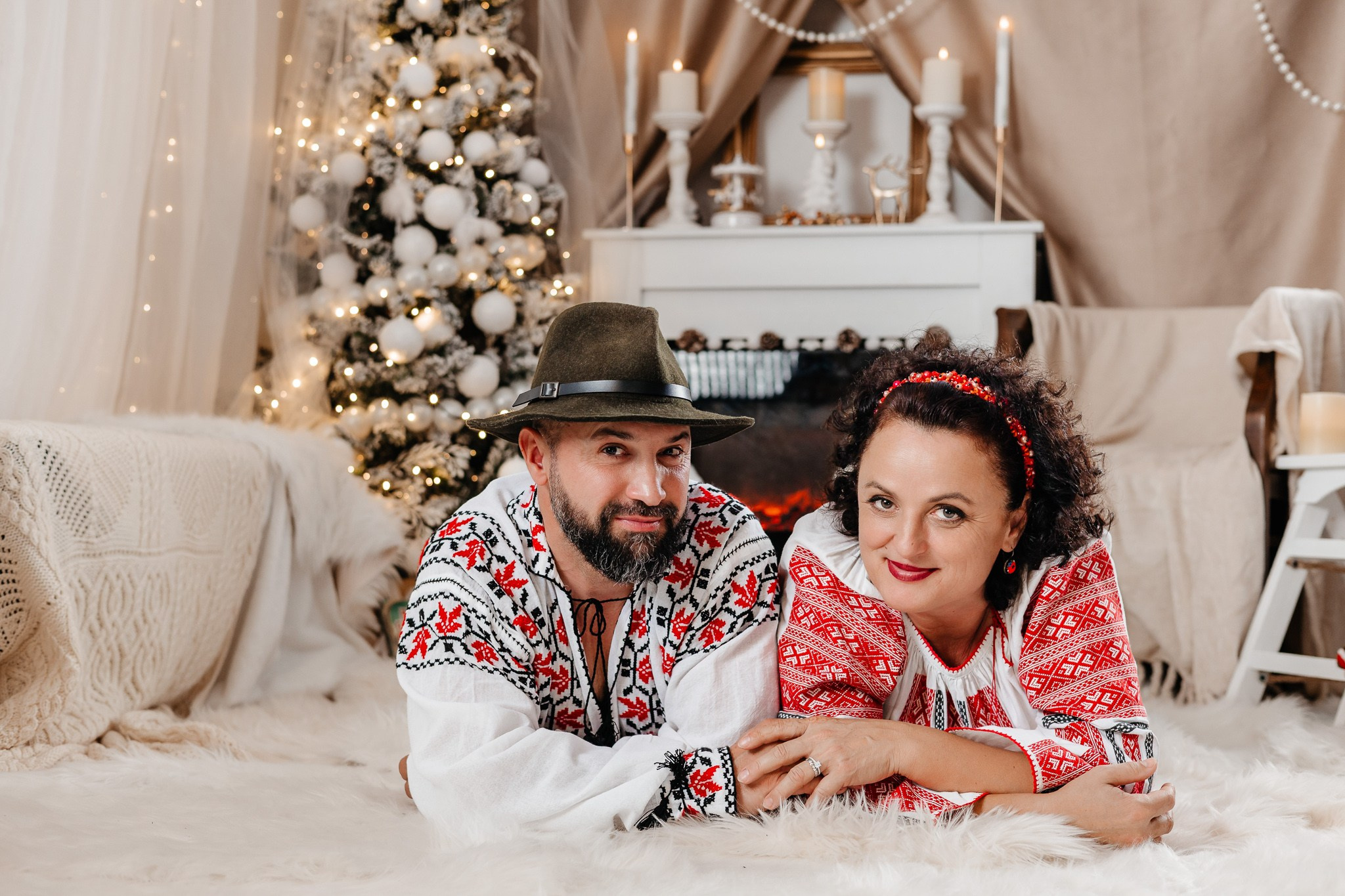 Ședințe Foto Crăciun 2025 Piatra Neamț | Fotografii de Sărbători | FotoACTIV. Fotograf Profesionist Piatra Neamț, Roman, Târgu Neamț, Bicaz, Neamț | Studio, Nuntă, Botez, Eveniment | FotoACTIV