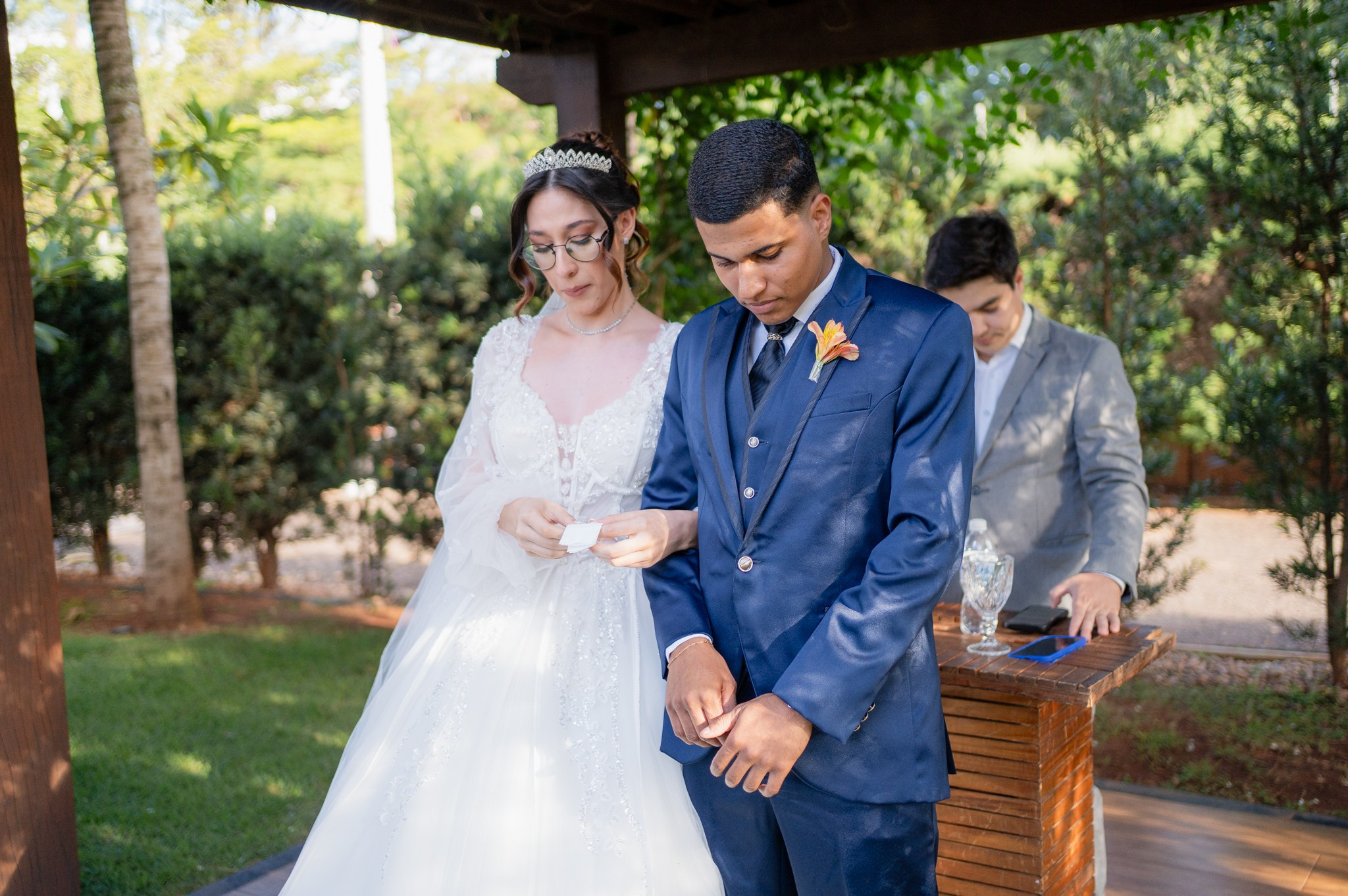 Larissa & Vinicius — Espaço Faveral / Aararaquara. Robson Colaço