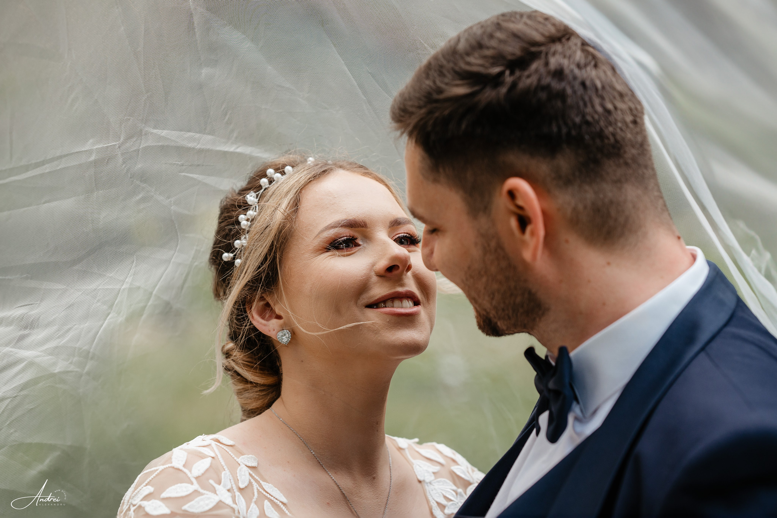 Cătălina & Călin. Raw Studio. Fotograful tau de nunta!