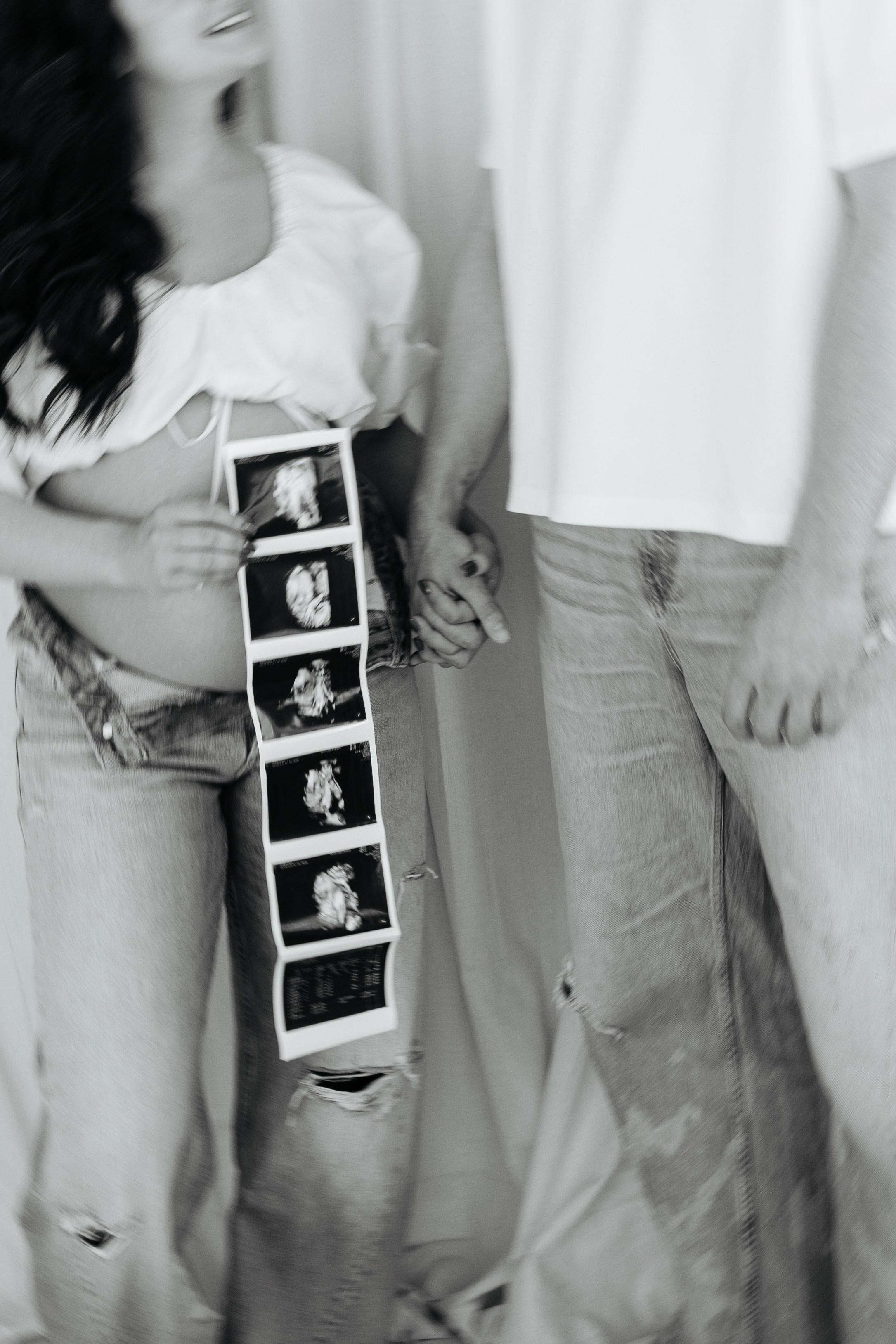 MAYRA & TREY’S MATERNITY STUDIO SESSION. Wedding Photographer Editorial Storytelling Cluj, Romania & Europe|Lore Photography