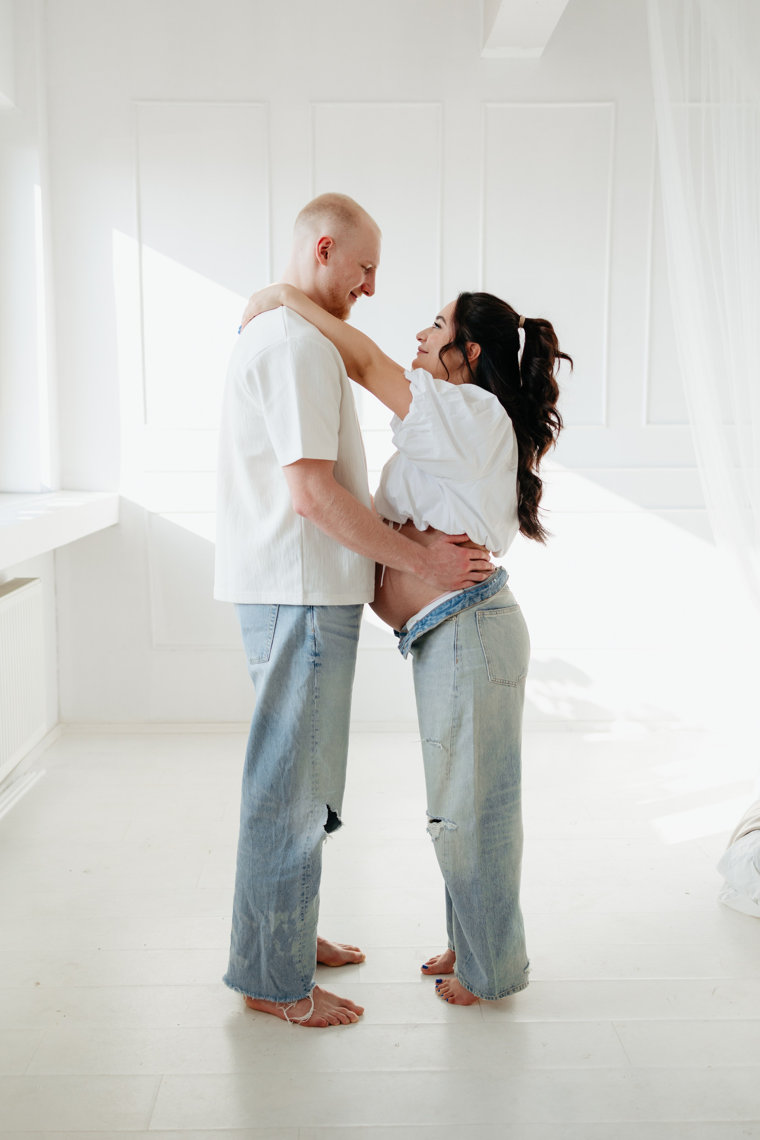 MAYRA & TREY’S MATERNITY STUDIO SESSION. Wedding Photographer Editorial Storytelling Cluj, Romania & Europe|Lore Photography