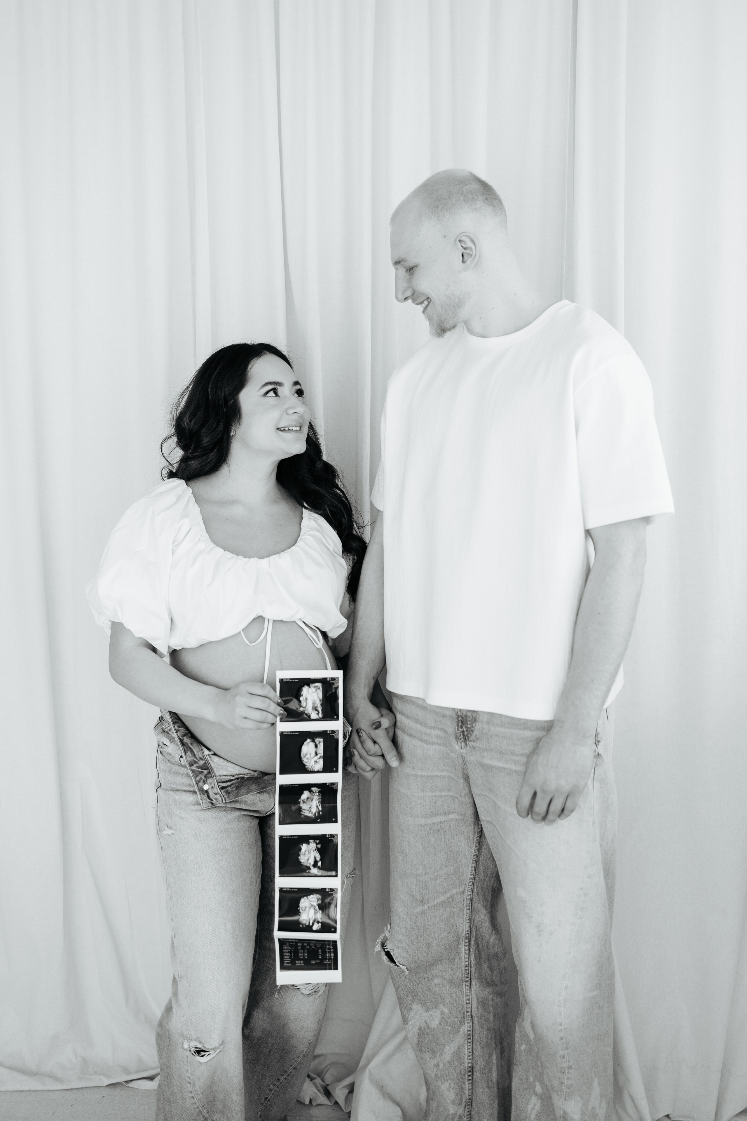 MAYRA & TREY’S MATERNITY STUDIO SESSION. Wedding Photographer Editorial Storytelling Cluj, Romania & Europe|Lore Photography
