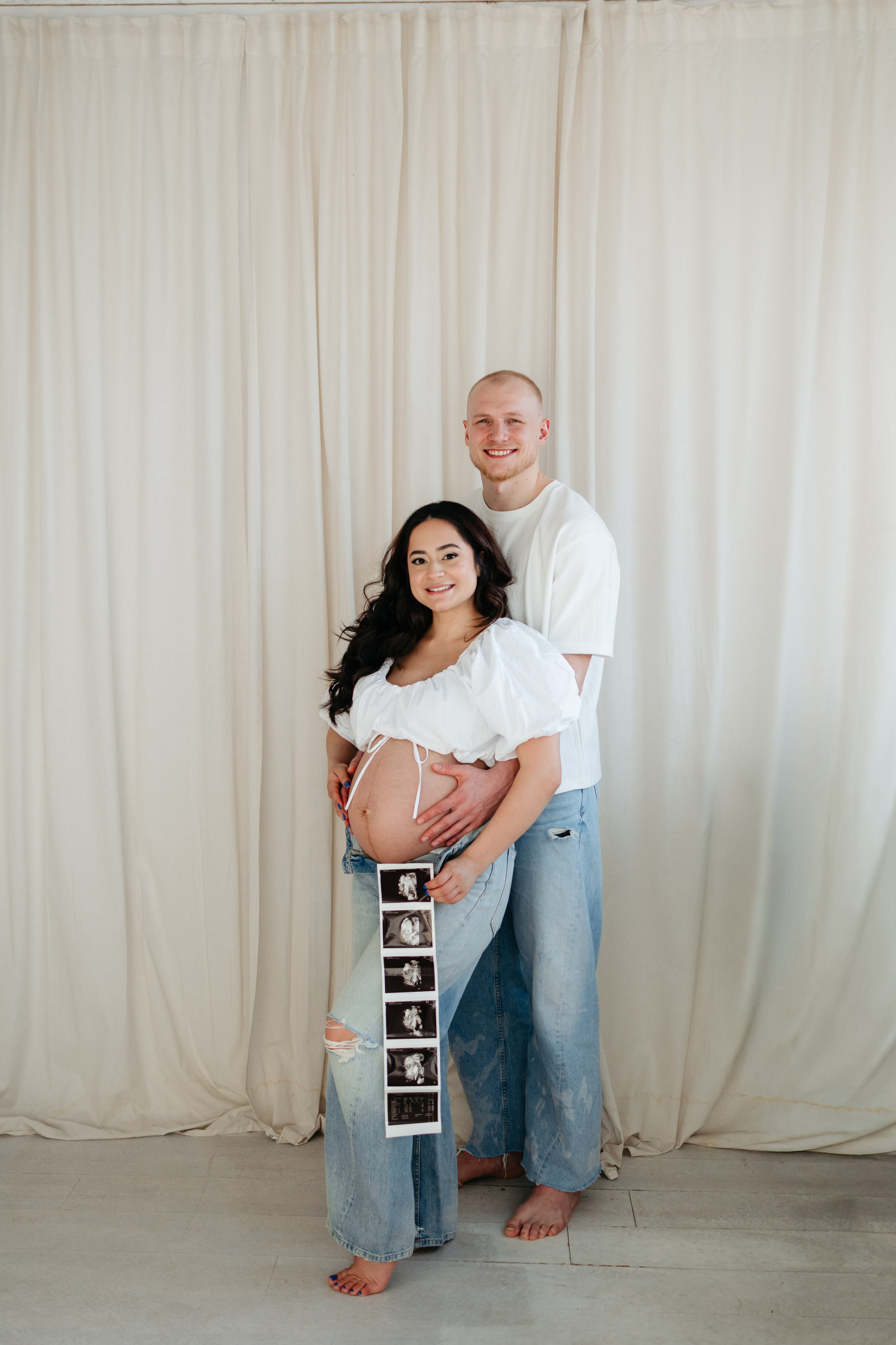 MAYRA & TREY’S MATERNITY STUDIO SESSION. Wedding Photographer Editorial Storytelling Cluj, Romania & Europe|Lore Photography