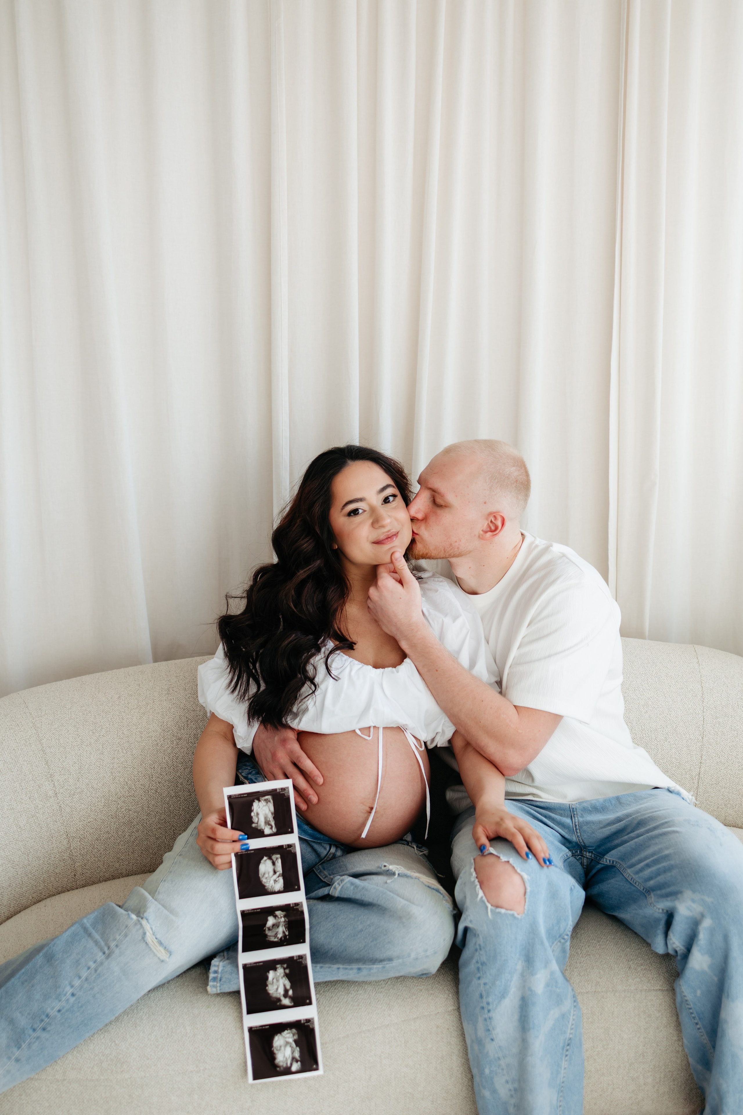 MAYRA & TREY’S MATERNITY STUDIO SESSION. Wedding Photographer Editorial Storytelling Cluj, Romania & Europe|Lore Photography