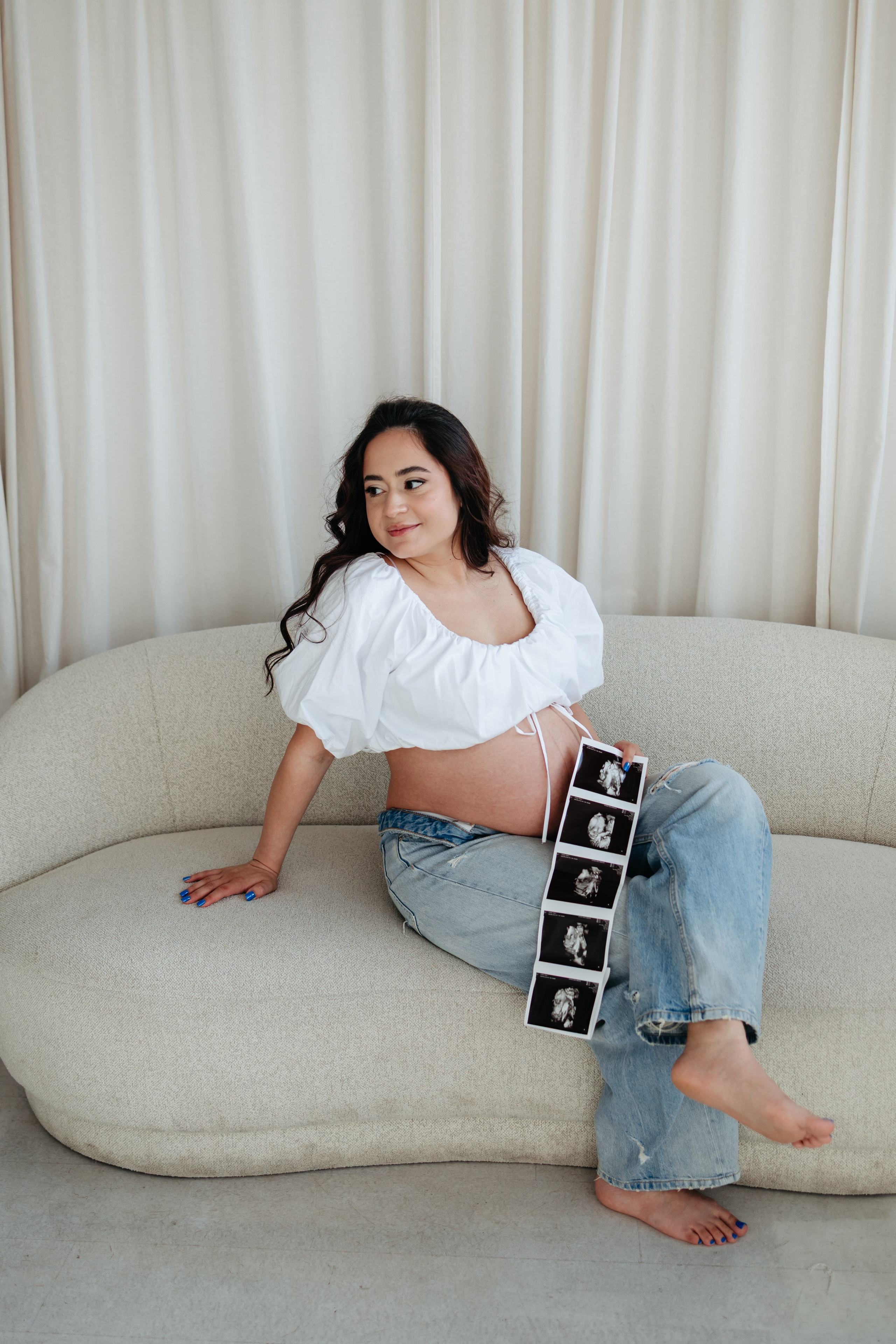 MAYRA & TREY’S MATERNITY STUDIO SESSION. Wedding Photographer Editorial Storytelling Cluj, Romania & Europe|Lore Photography