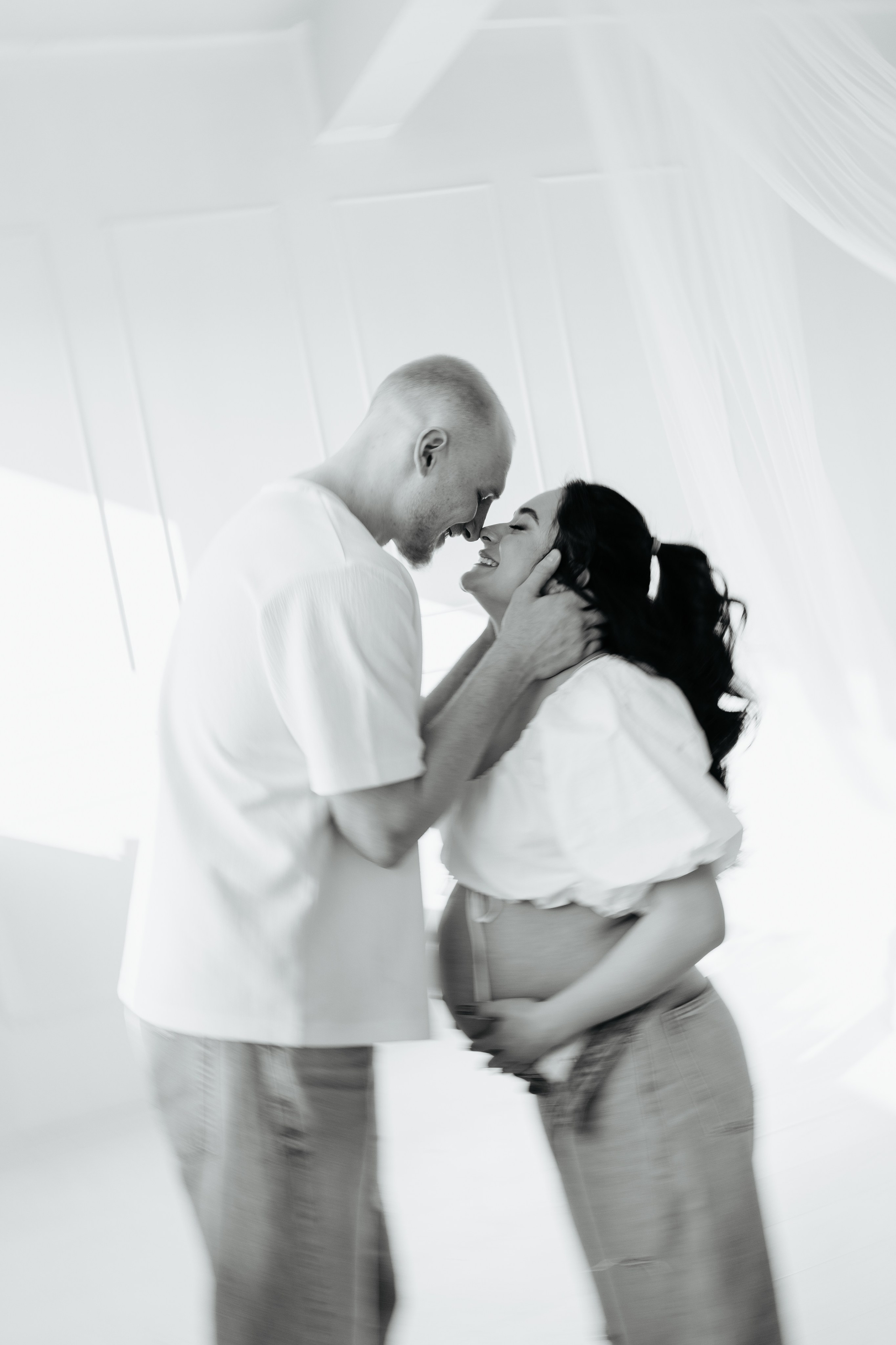 MAYRA & TREY’S MATERNITY STUDIO SESSION. Wedding Photographer Editorial Storytelling Cluj, Romania & Europe|Lore Photography