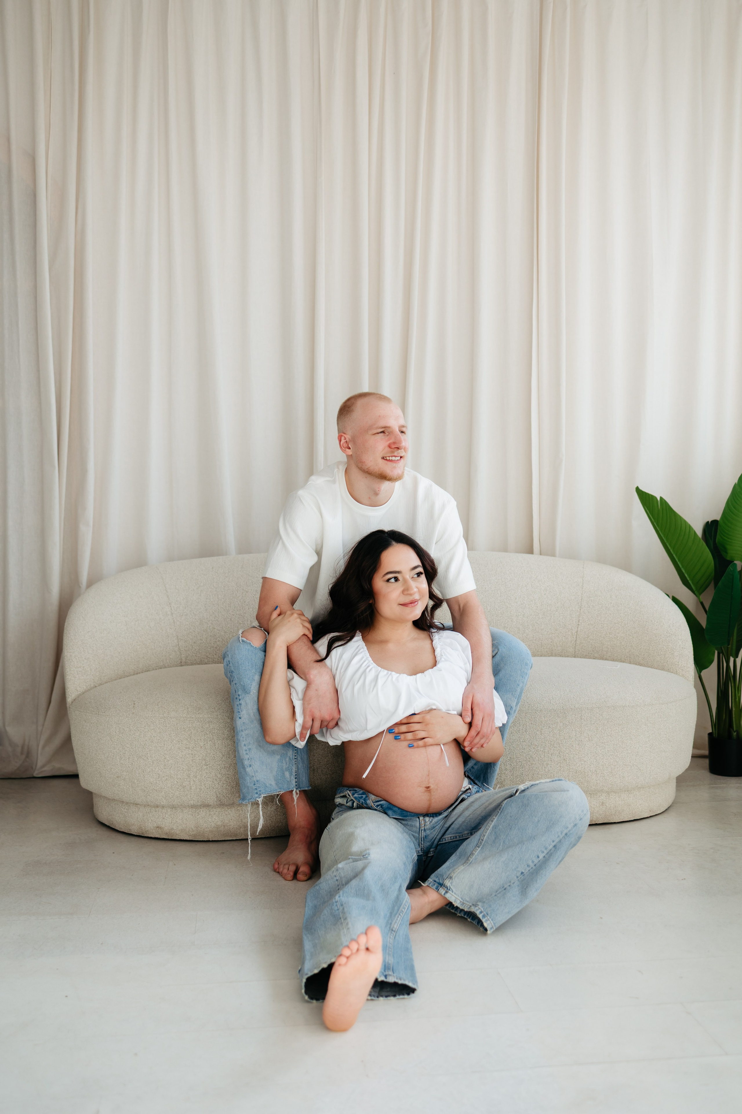 MAYRA & TREY’S MATERNITY STUDIO SESSION. Wedding Photographer Editorial Storytelling Cluj, Romania & Europe|Lore Photography
