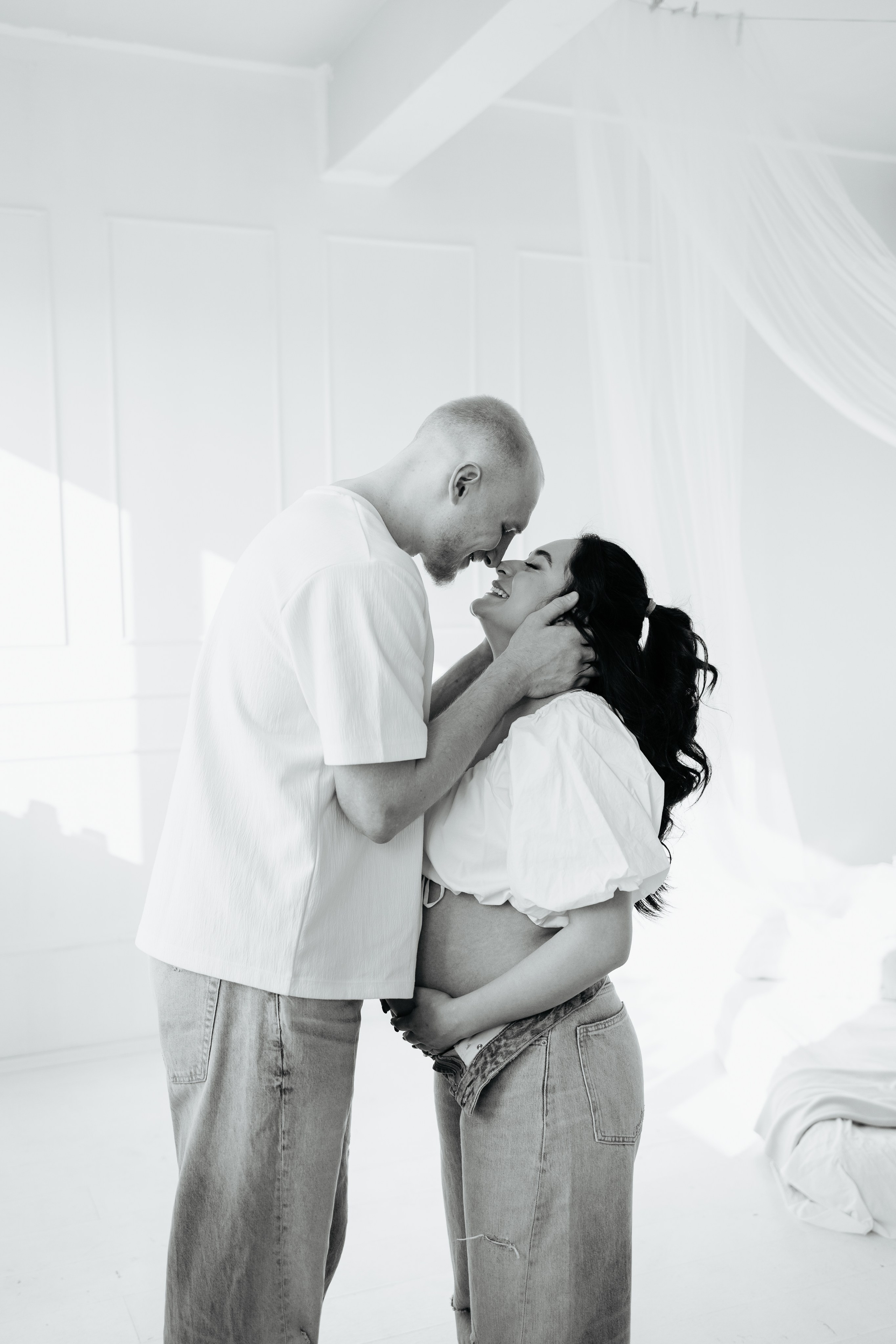 MAYRA & TREY’S MATERNITY STUDIO SESSION. Wedding Photographer Editorial Storytelling Cluj, Romania & Europe|Lore Photography