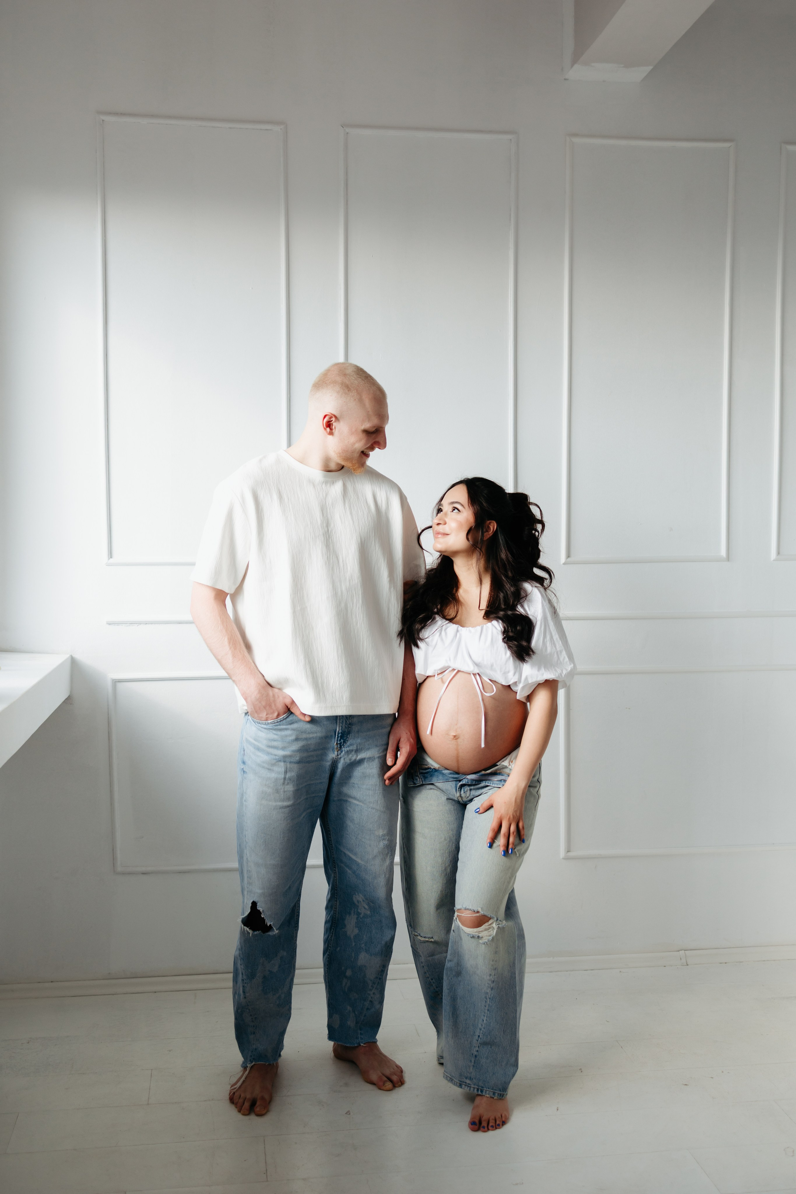 MAYRA & TREY’S MATERNITY STUDIO SESSION. Wedding Photographer Editorial Storytelling Cluj, Romania & Europe|Lore Photography
