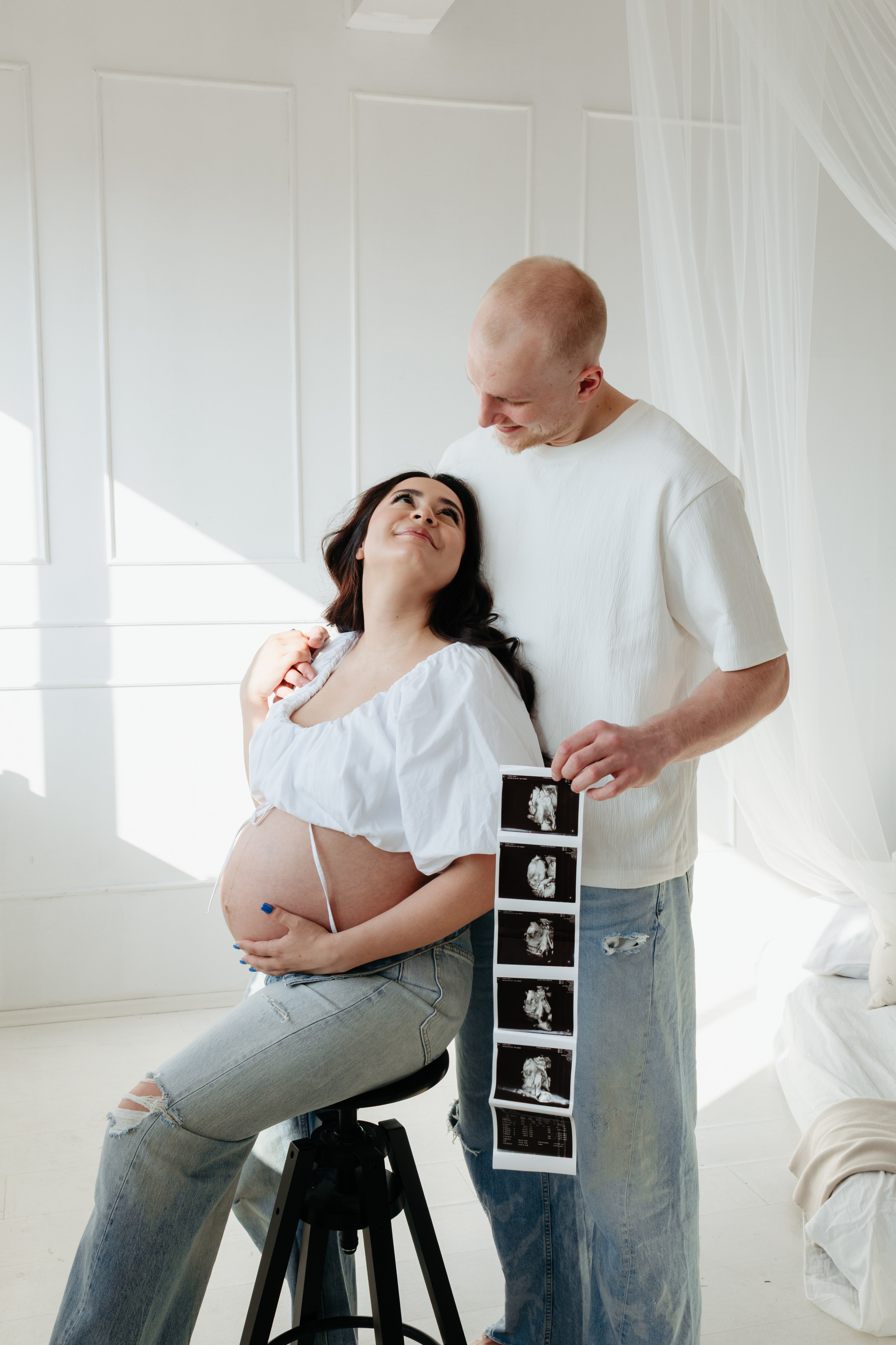 MAYRA & TREY’S MATERNITY STUDIO SESSION. Wedding Photographer Editorial Storytelling Cluj, Romania & Europe|Lore Photography