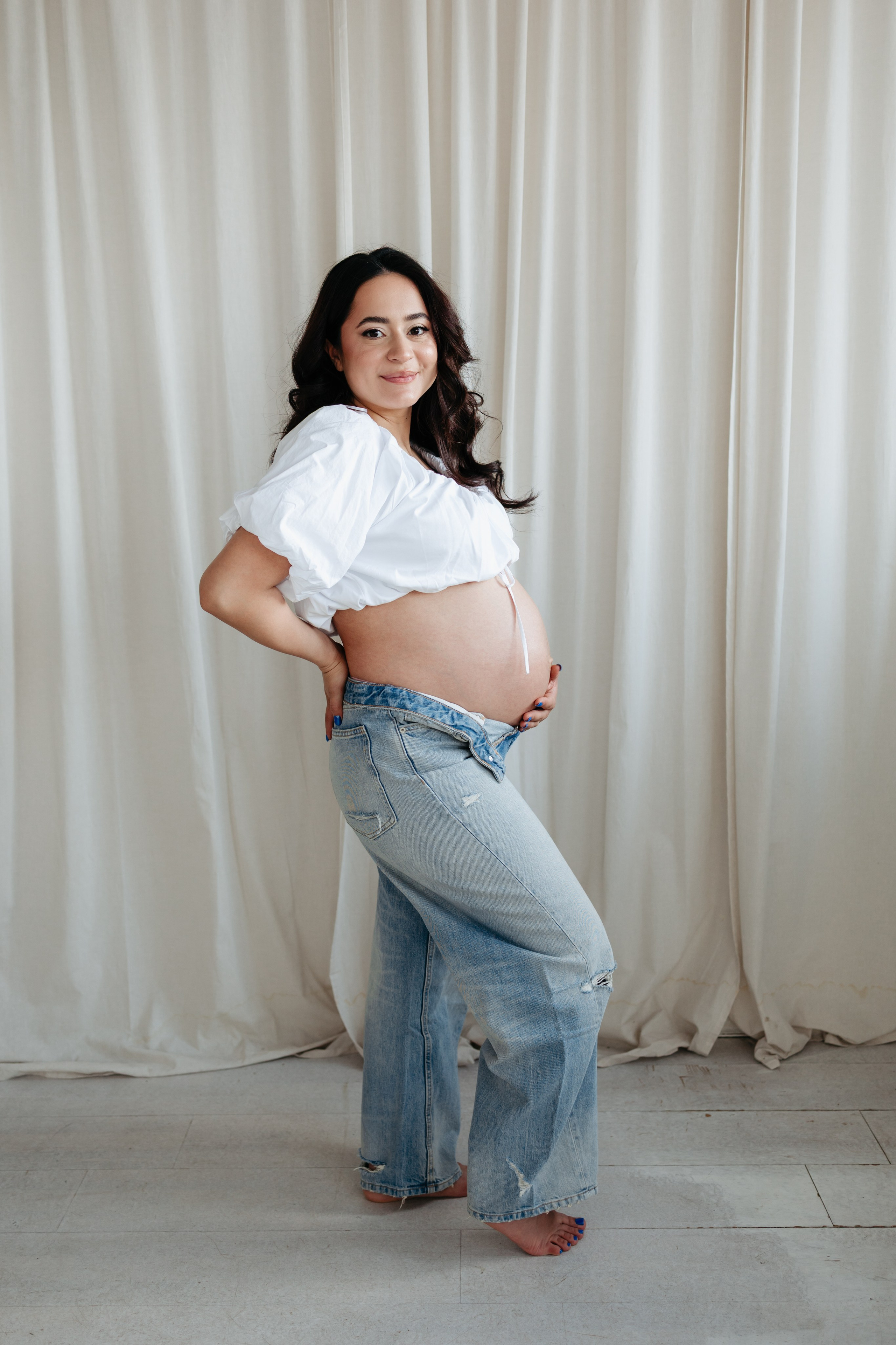 MAYRA & TREY’S MATERNITY STUDIO SESSION. Wedding Photographer Editorial Storytelling Cluj, Romania & Europe|Lore Photography