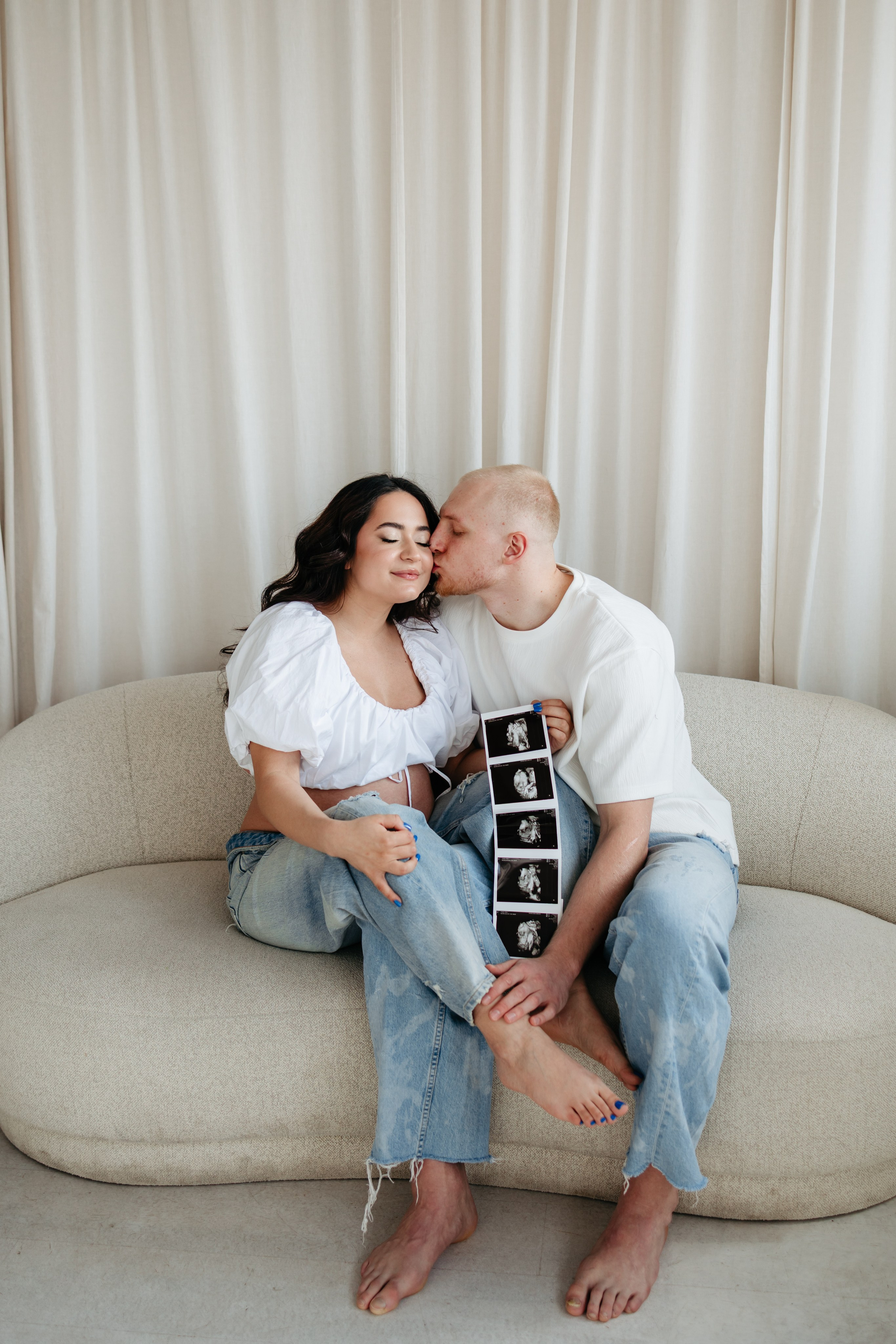 MAYRA & TREY’S MATERNITY STUDIO SESSION. Wedding Photographer Editorial Storytelling Cluj, Romania & Europe|Lore Photography