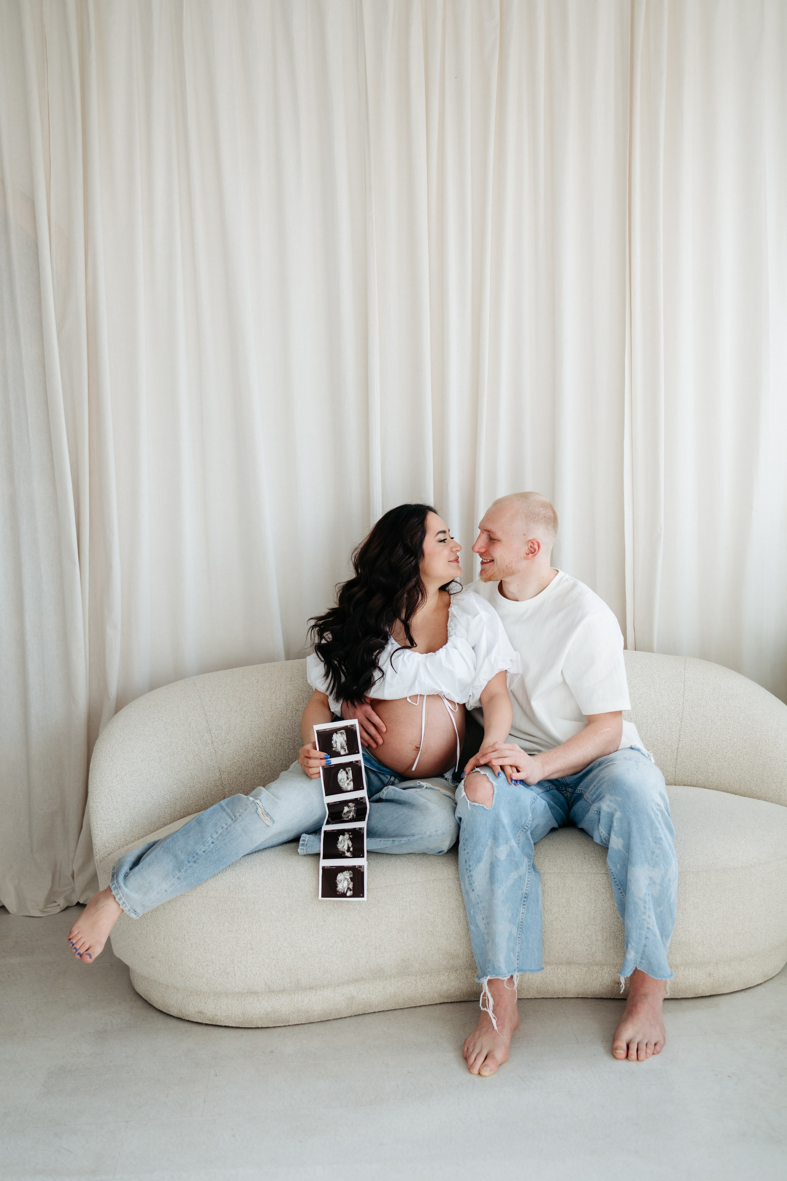 MAYRA & TREY’S MATERNITY STUDIO SESSION. Wedding Photographer Editorial Storytelling Cluj, Romania & Europe|Lore Photography