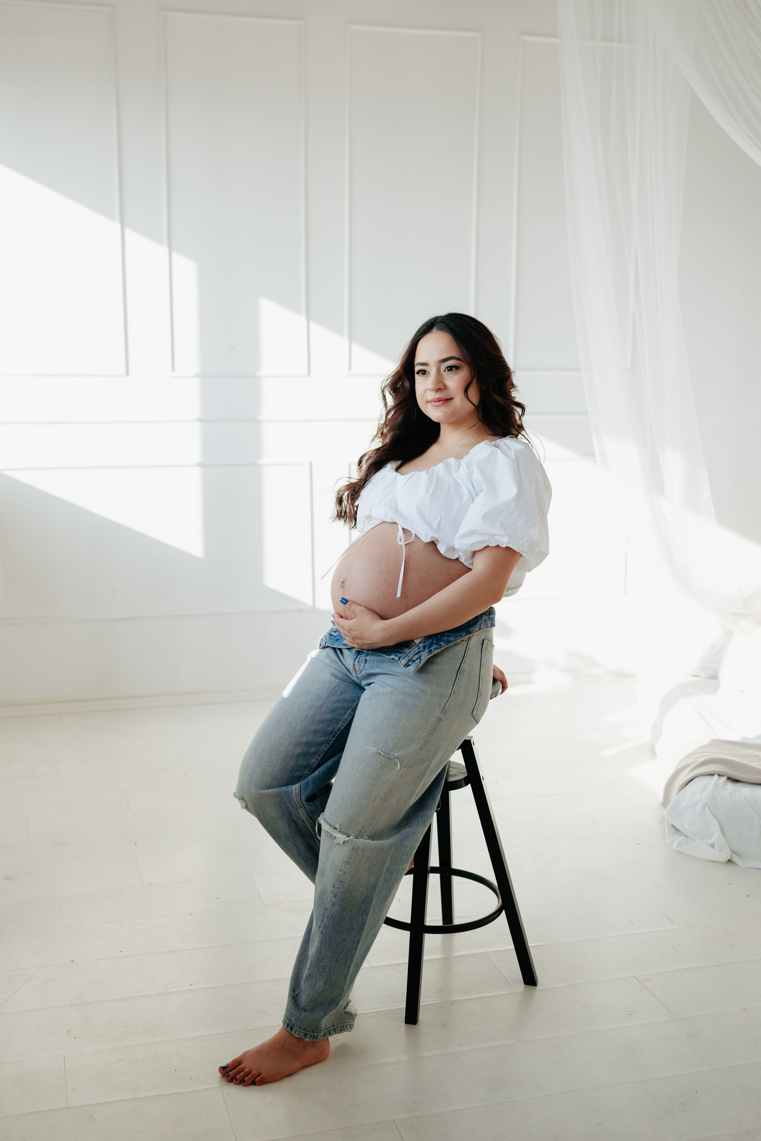 MAYRA & TREY’S MATERNITY STUDIO SESSION. Wedding Photographer Editorial Storytelling Cluj, Romania & Europe|Lore Photography