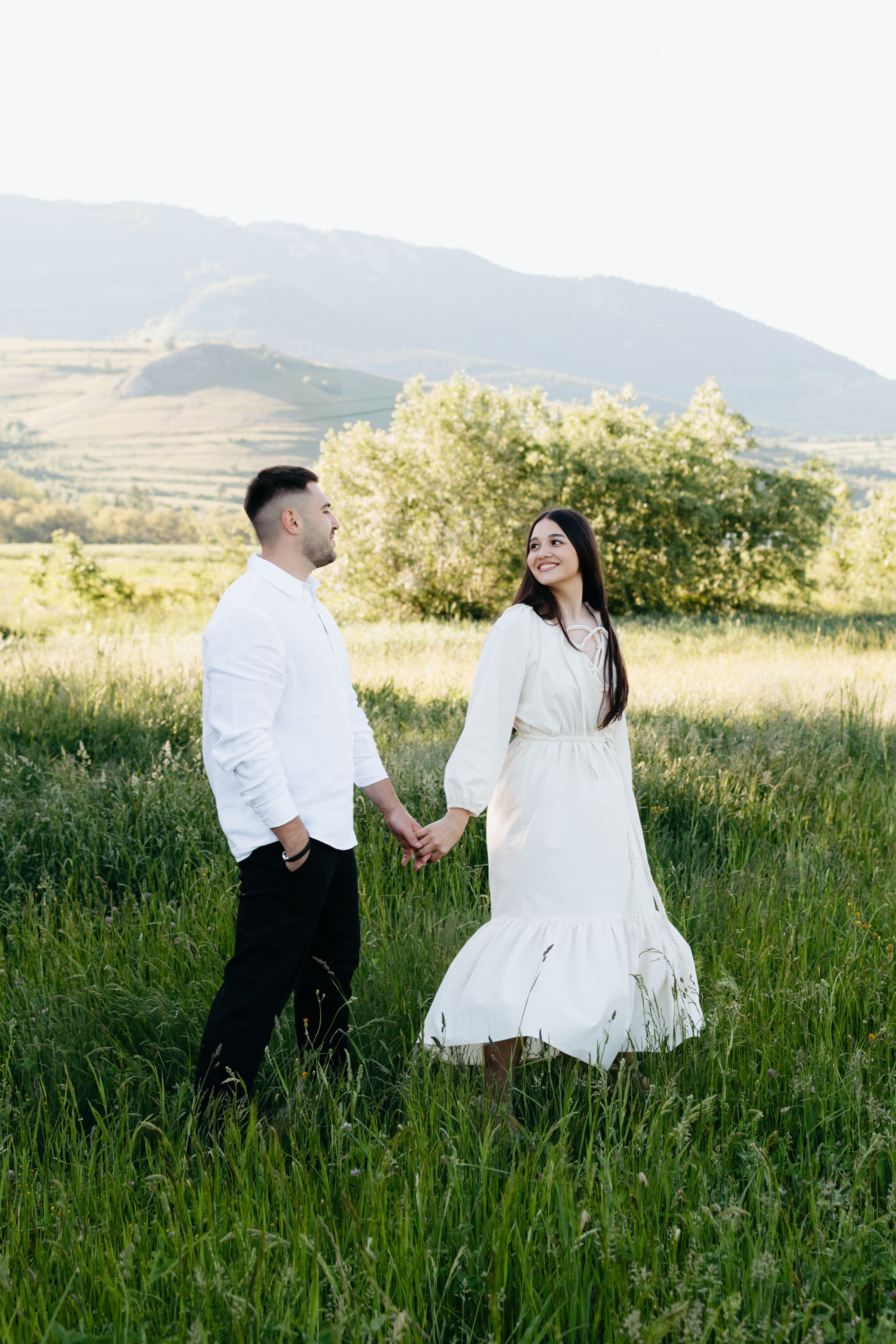 BIANCA & RAUL’S ENGAGEMENT. Wedding Photographer Editorial Storytelling Cluj, Romania & Europe|Lore Photography