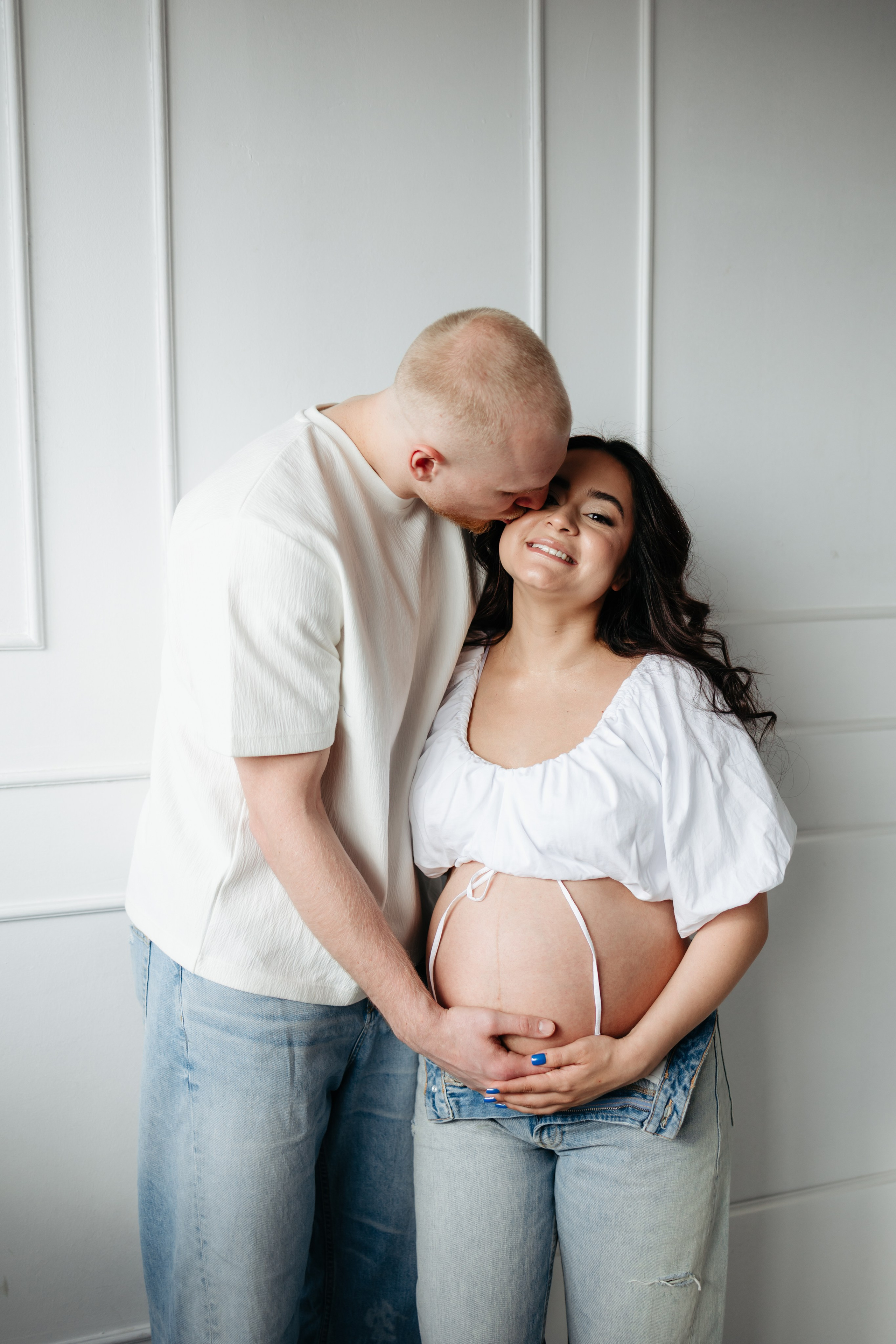 MAYRA & TREY’S MATERNITY STUDIO SESSION. Wedding Photographer Editorial Storytelling Cluj, Romania & Europe|Lore Photography