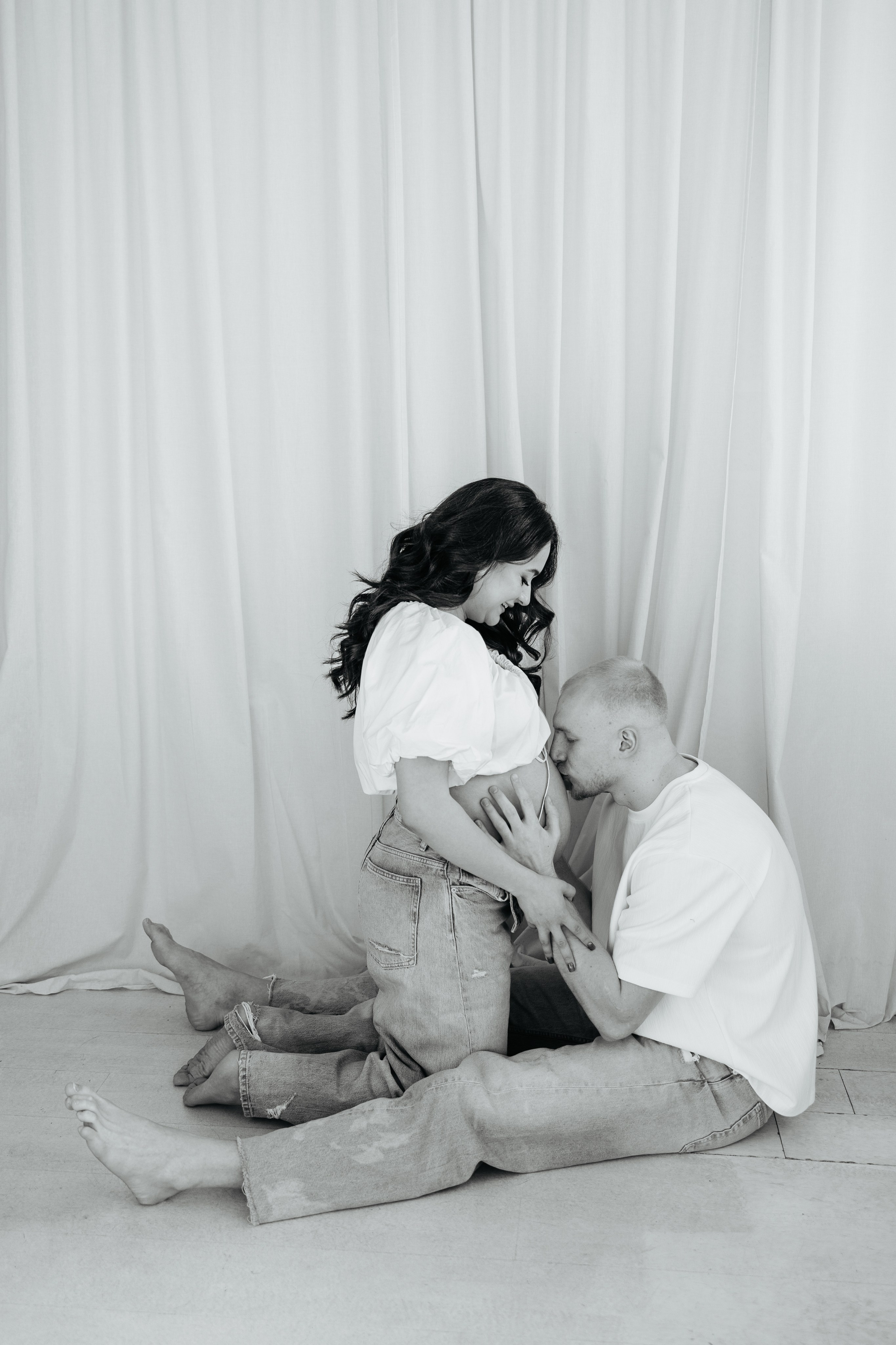 MAYRA & TREY’S MATERNITY STUDIO SESSION. Wedding Photographer Editorial Storytelling Cluj, Romania & Europe|Lore Photography