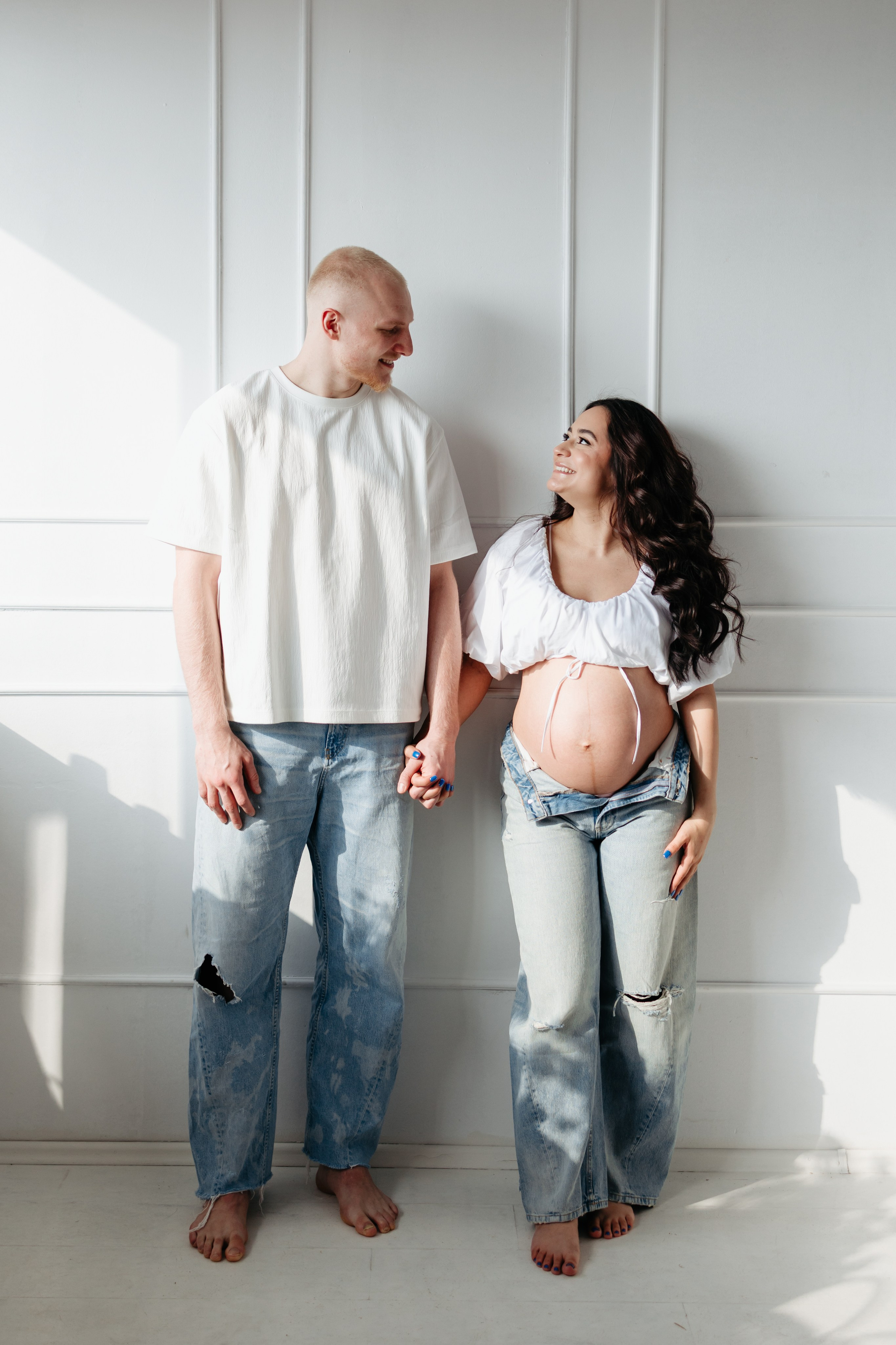 MAYRA & TREY’S MATERNITY STUDIO SESSION. Wedding Photographer Editorial Storytelling Cluj, Romania & Europe|Lore Photography