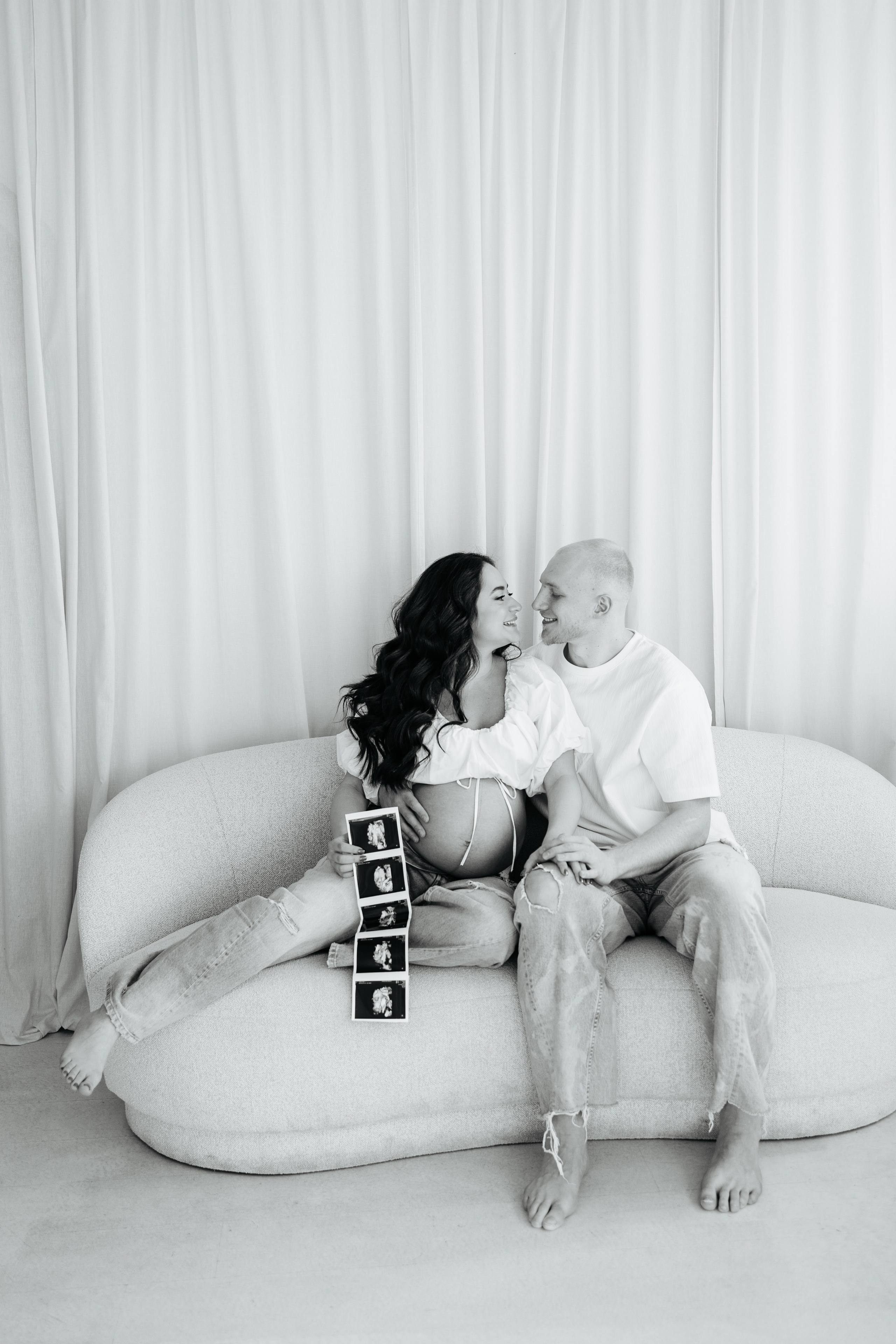 MAYRA & TREY’S MATERNITY STUDIO SESSION. Wedding Photographer Editorial Storytelling Cluj, Romania & Europe|Lore Photography