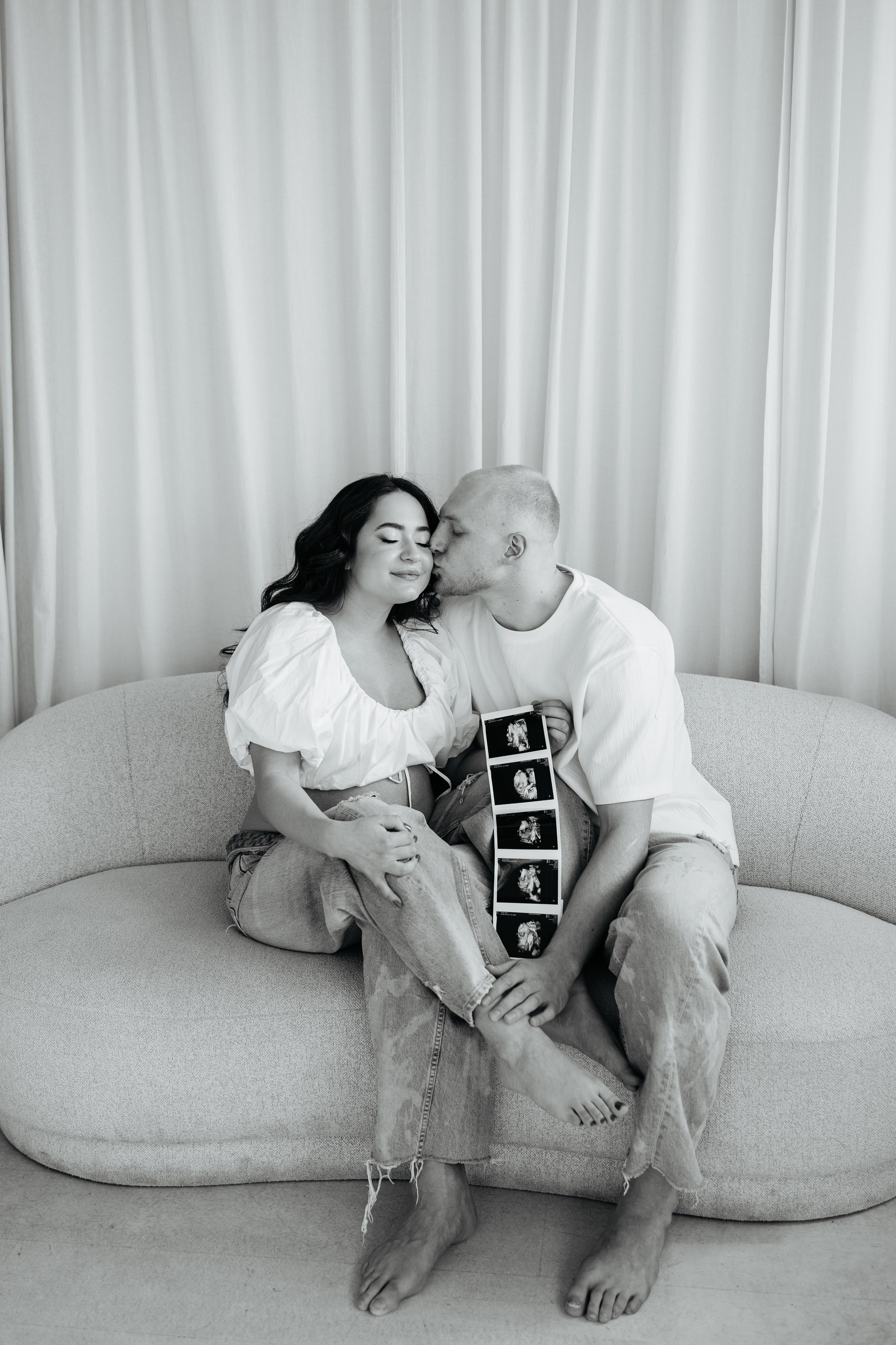 MAYRA & TREY’S MATERNITY STUDIO SESSION. Wedding Photographer Editorial Storytelling Cluj, Romania & Europe|Lore Photography