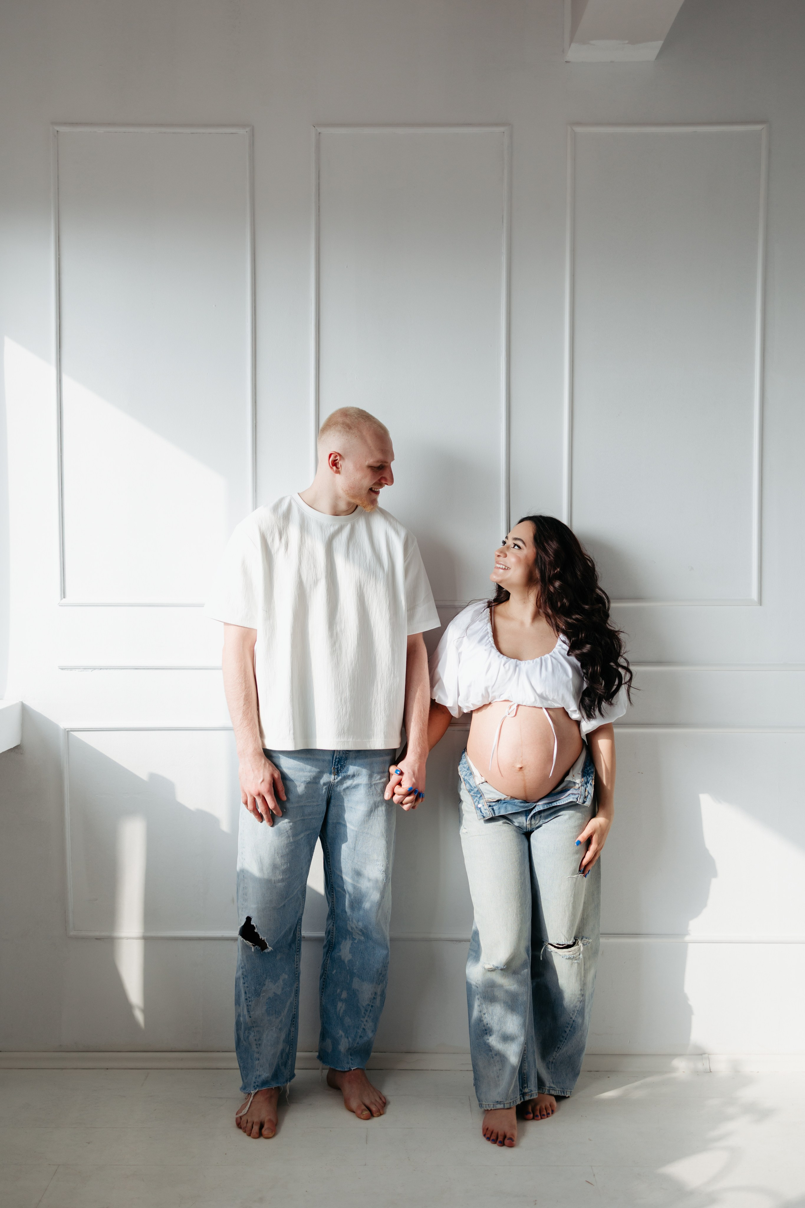 MAYRA & TREY’S MATERNITY STUDIO SESSION. Wedding Photographer Editorial Storytelling Cluj, Romania & Europe|Lore Photography