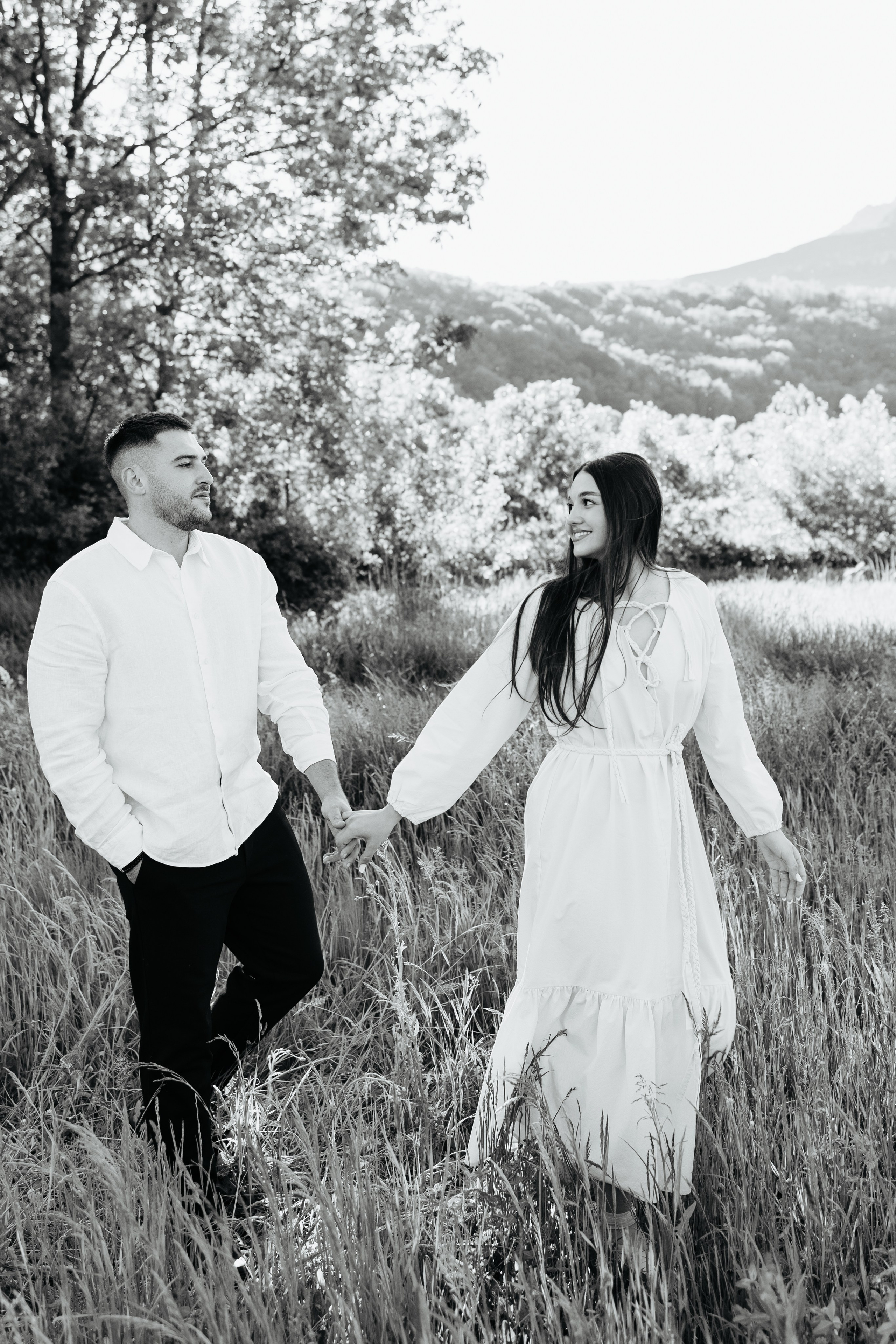 BIANCA & RAUL’S ENGAGEMENT. Wedding Photographer Editorial Storytelling Cluj, Romania & Europe|Lore Photography